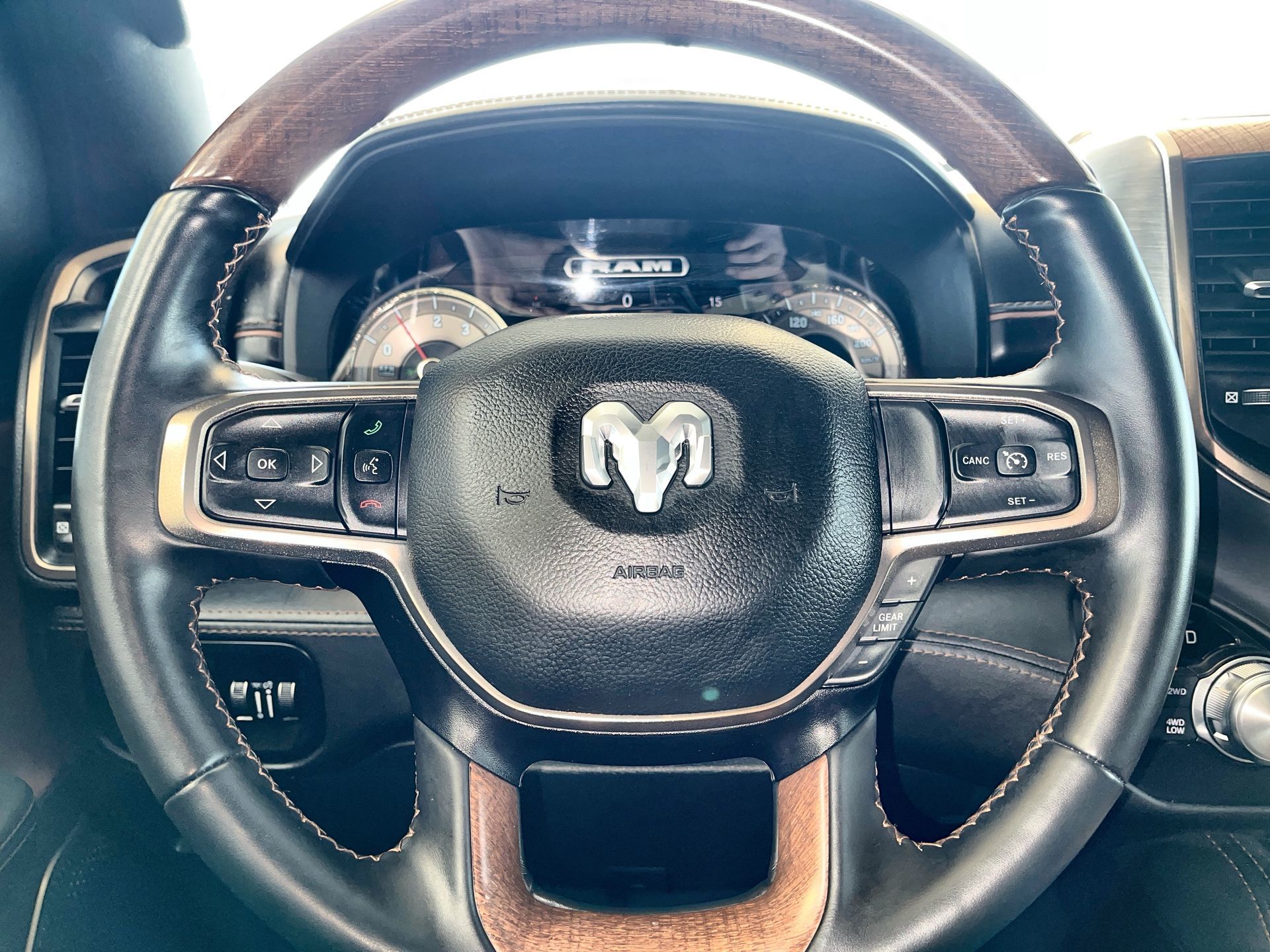 2022 Ram RAM 1500 Crew Cab 4x4 (dt) in Regina, Saskatchewan
