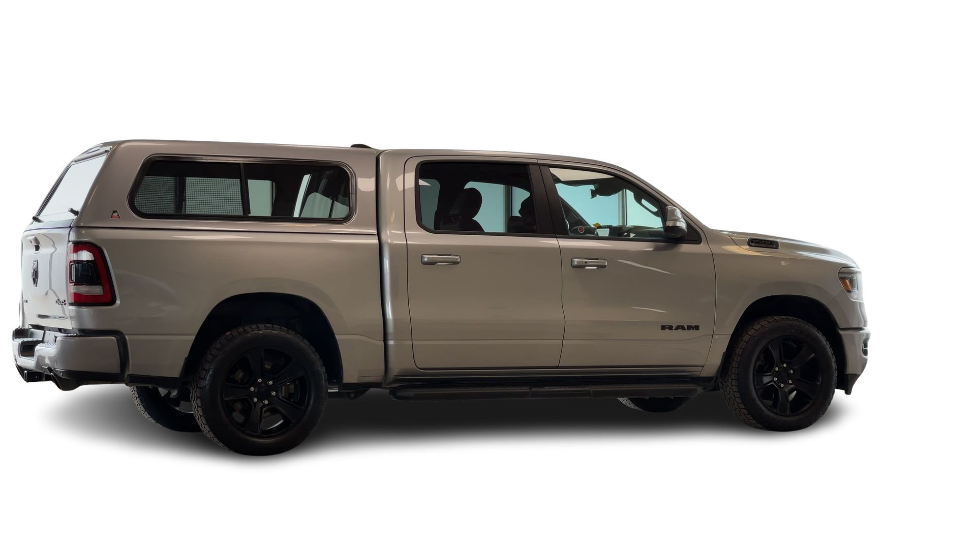 2022 Ram RAM 1500 Crew Cab 4x4 (dt) in Regina, Saskatchewan