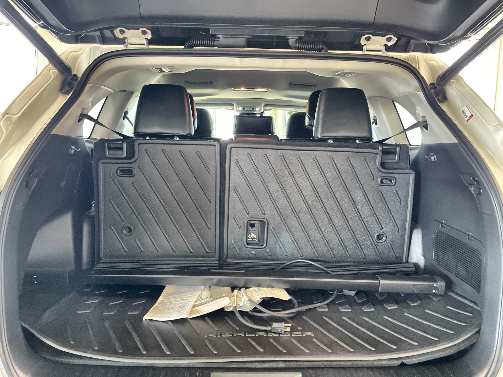 2021 Toyota Highlander Hybrid in Regina, Saskatchewan