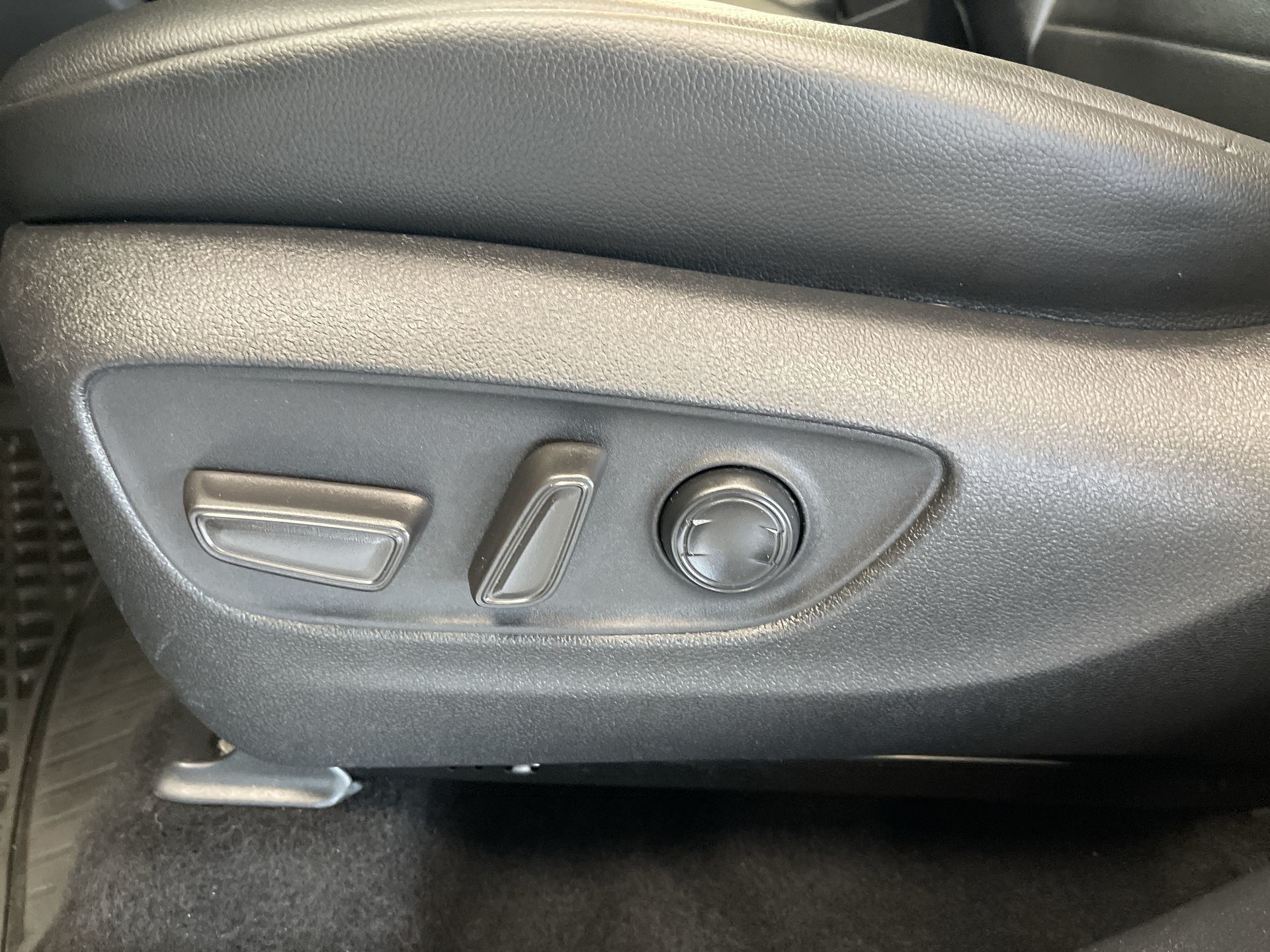 2021 Toyota Highlander Hybrid in Regina, Saskatchewan