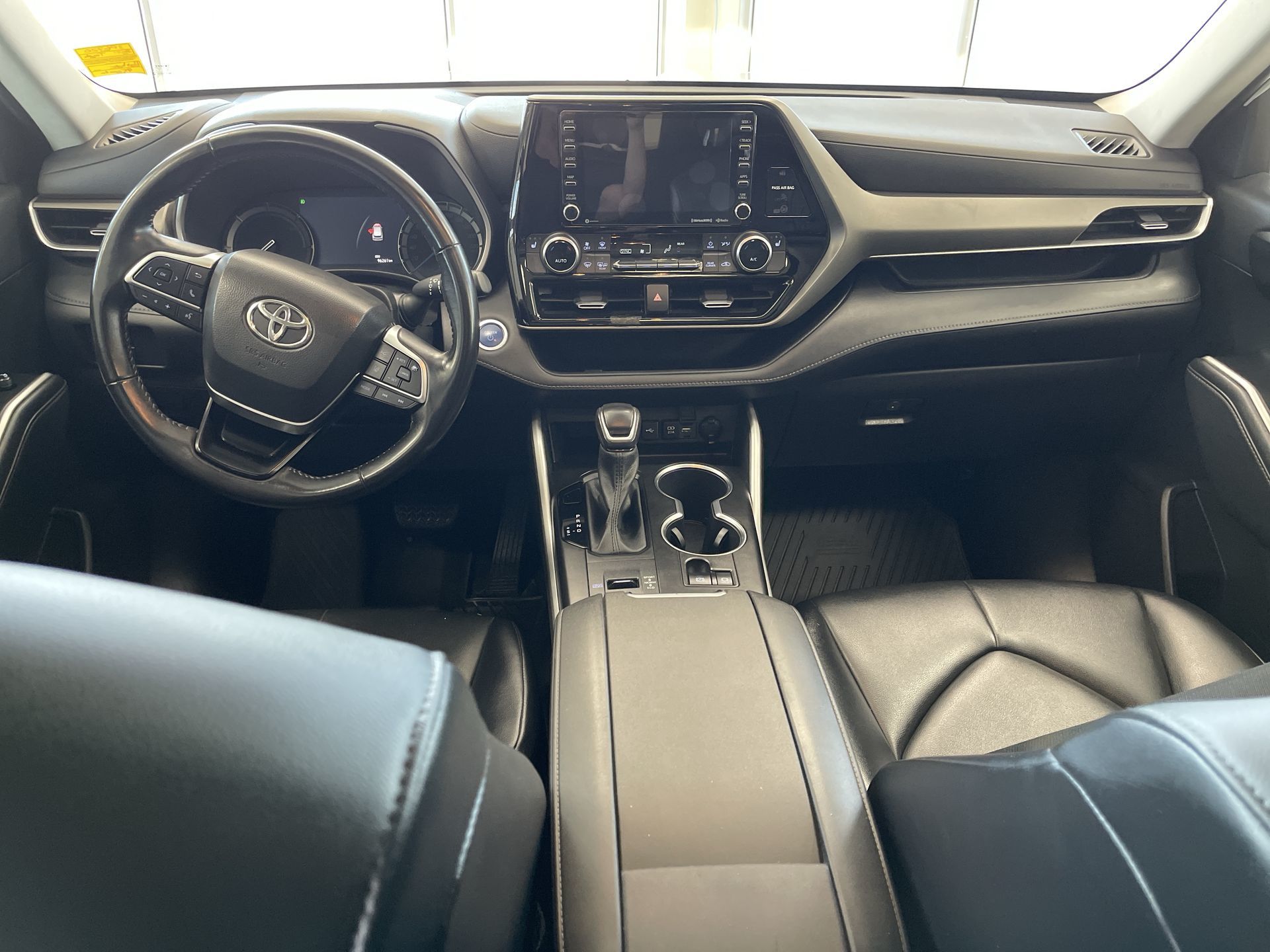 2021 Toyota Highlander Hybrid in Regina, Saskatchewan