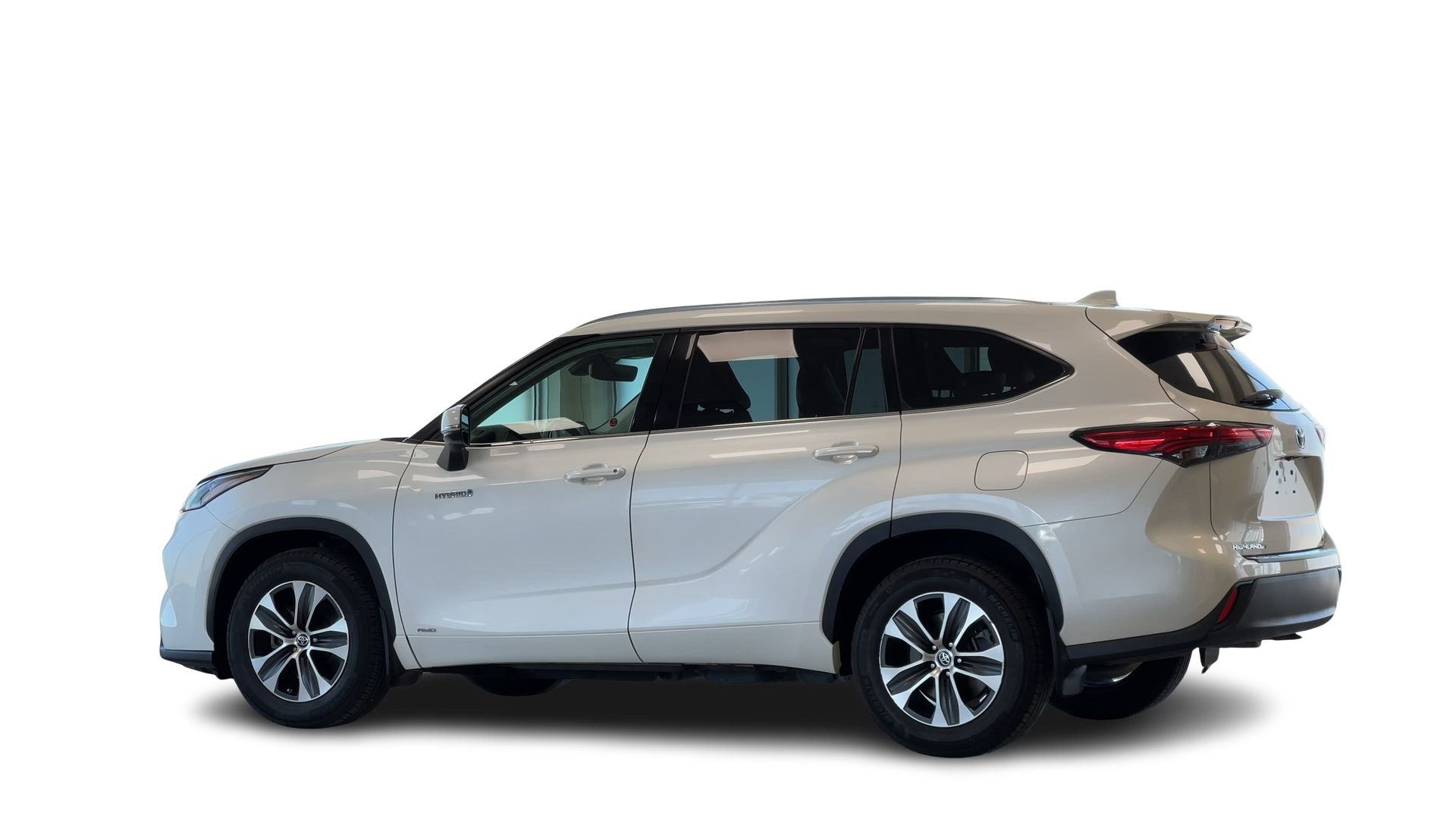 2021 Toyota Highlander Hybrid in Regina, Saskatchewan