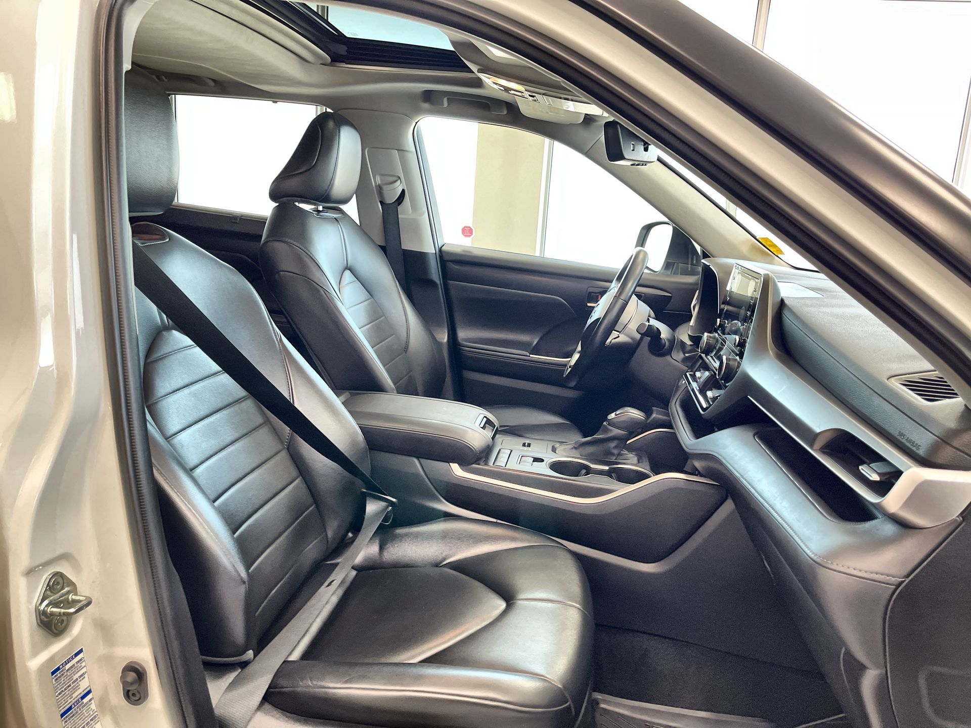 2021 Toyota Highlander Hybrid in Regina, Saskatchewan