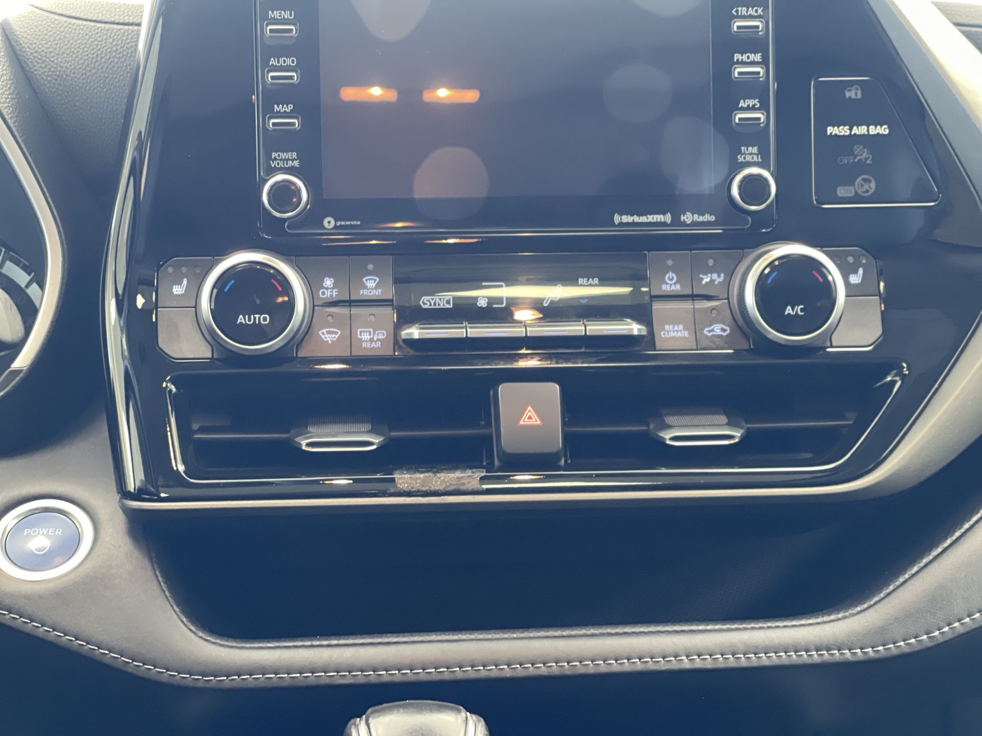 2021 Toyota Highlander Hybrid in Regina, Saskatchewan
