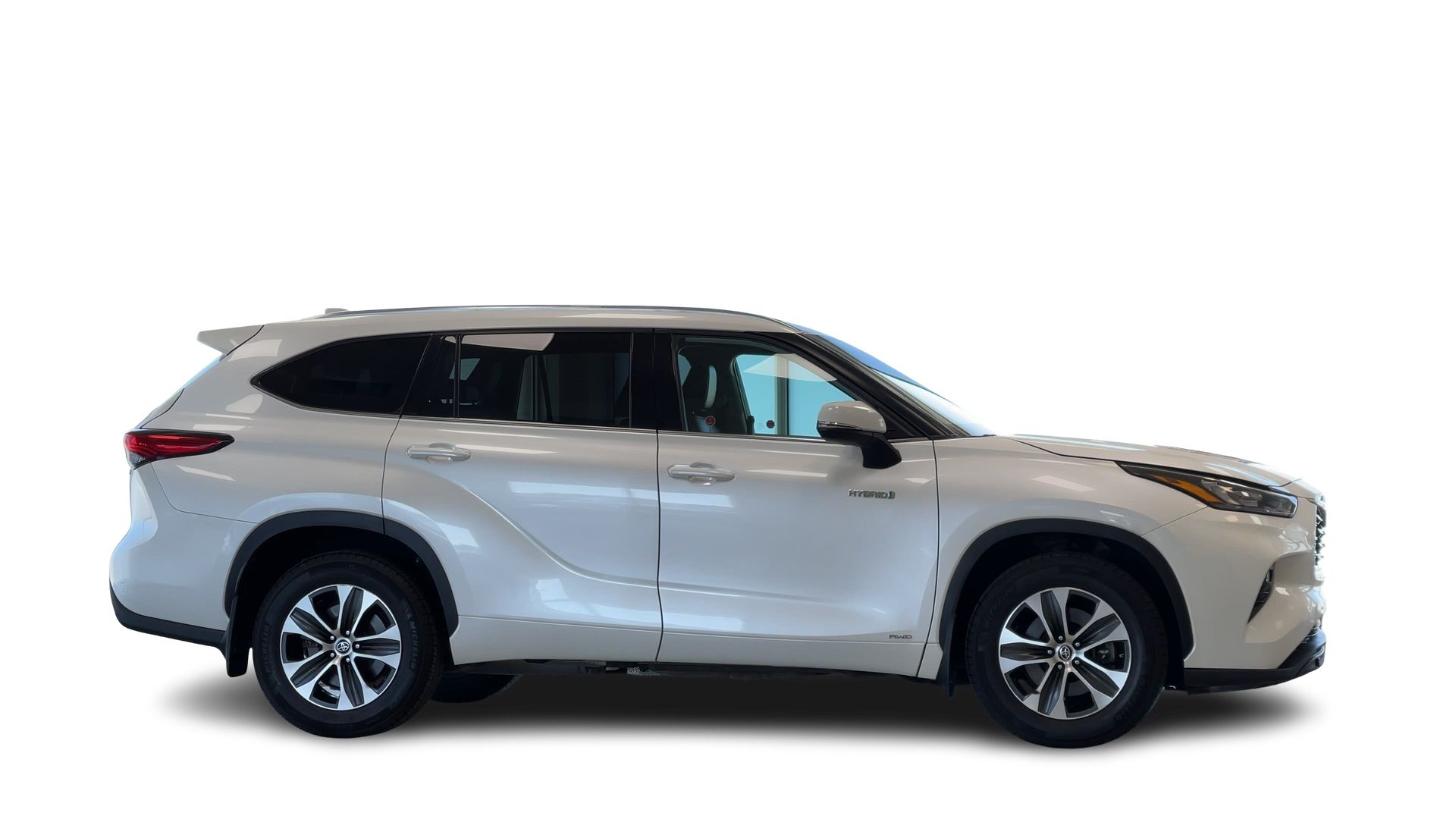 2021 Toyota Highlander Hybrid in Regina, Saskatchewan