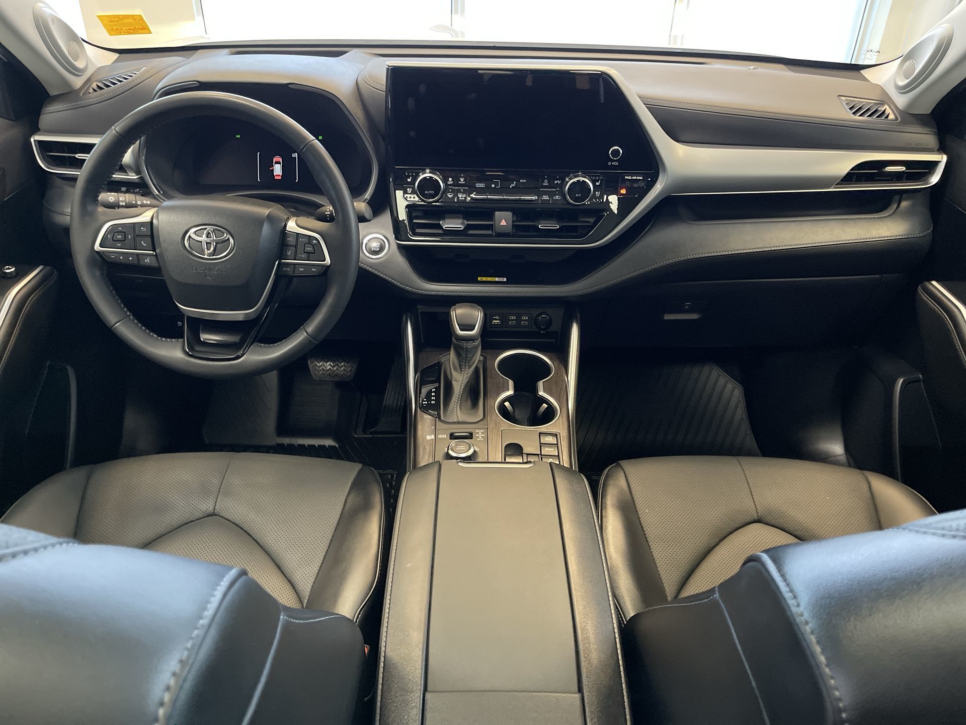 2023 Toyota Highlander in Regina, Saskatchewan
