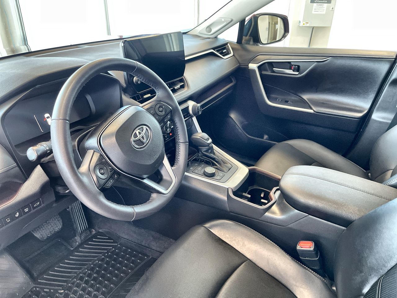 Toyota RAV4  2023 à Regina, Saskatchewan