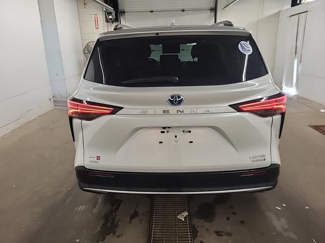 2023 Toyota Sienna Hybrid