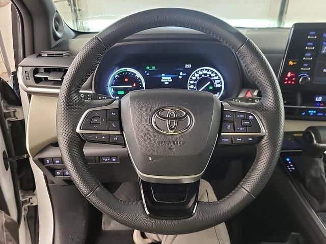2023 Toyota Sienna Hybrid