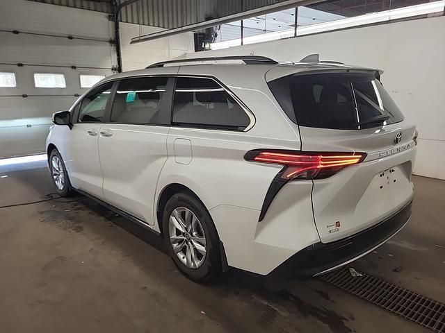 2023 Toyota Sienna Hybrid
