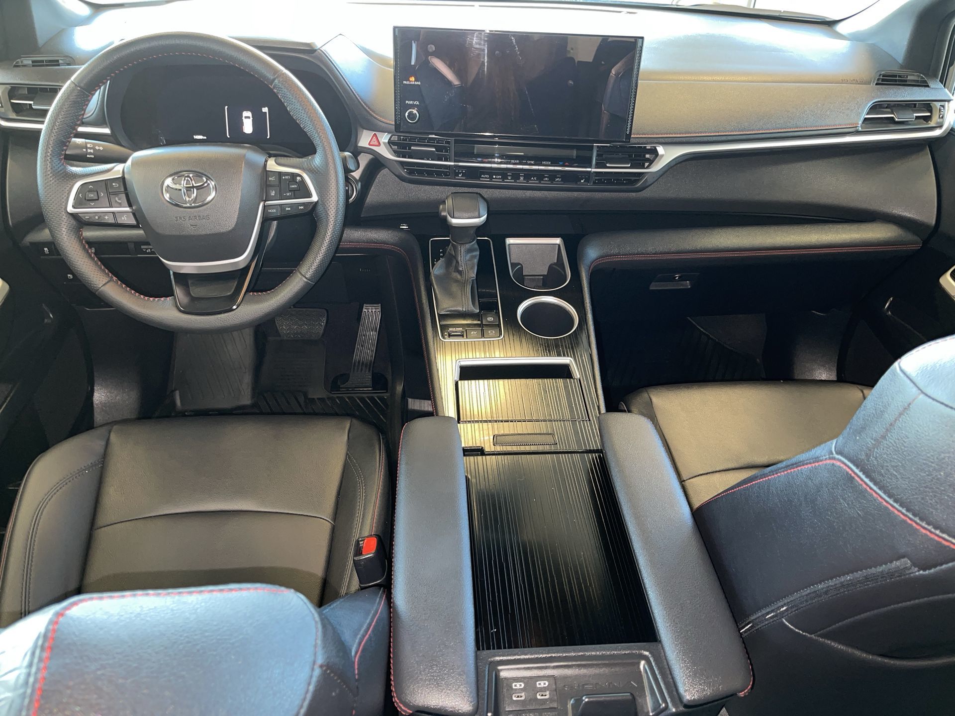 2025 Toyota Sienna Hybrid