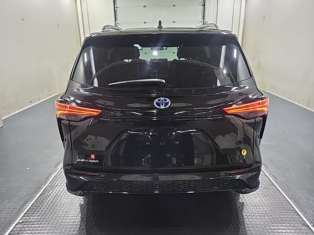 2025 Toyota Sienna Hybrid