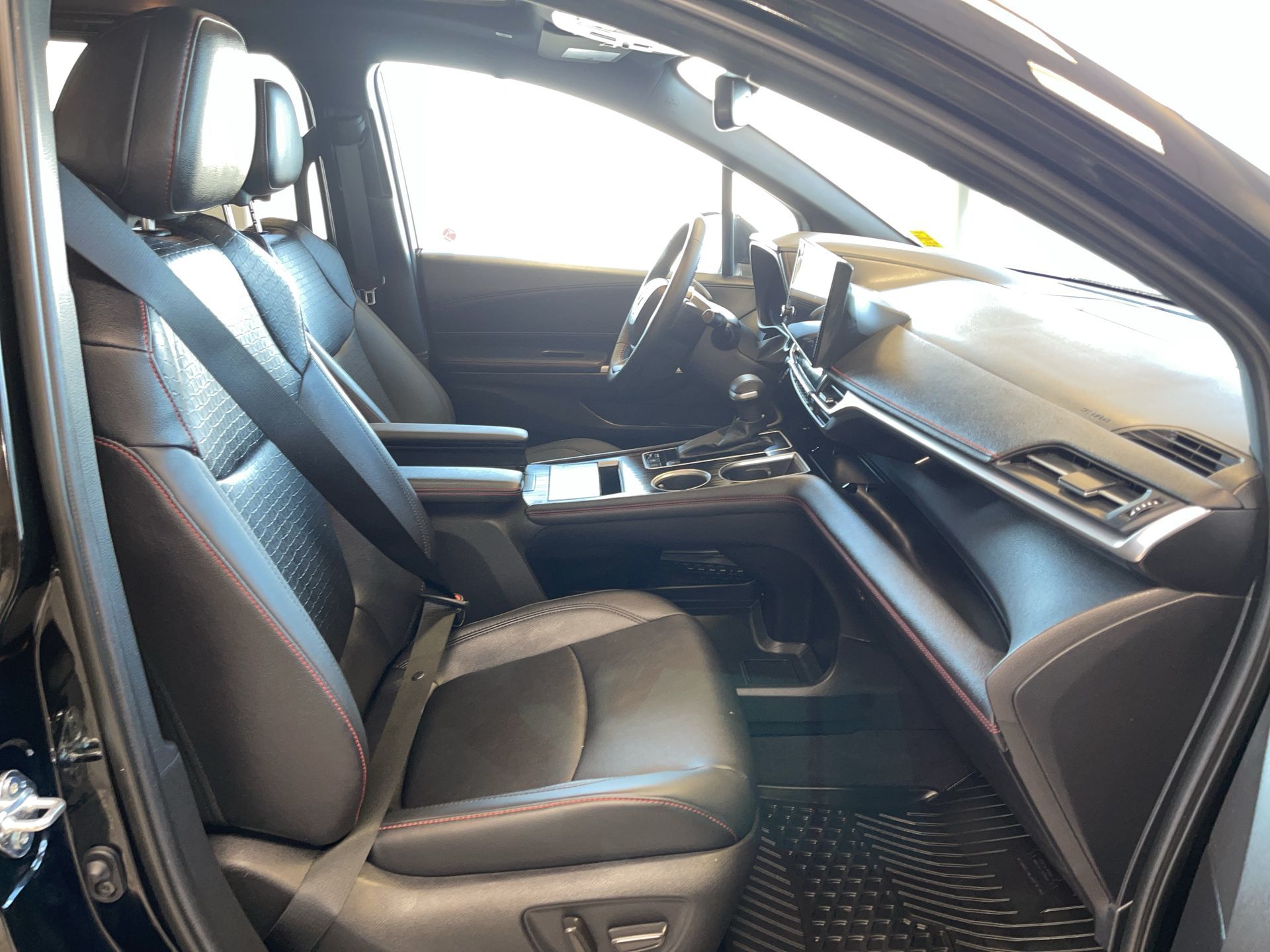 2025 Toyota Sienna Hybrid