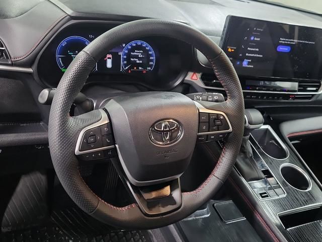 2025 Toyota Sienna Hybrid