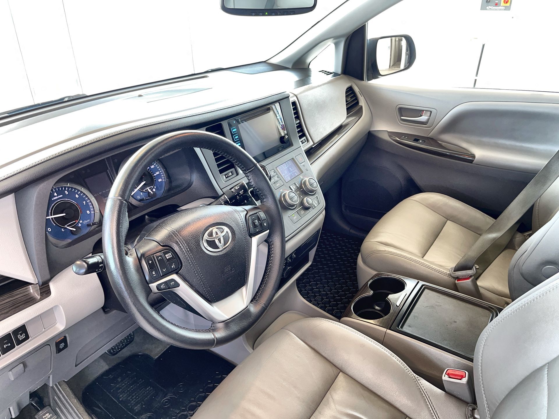 2015 Toyota Sienna