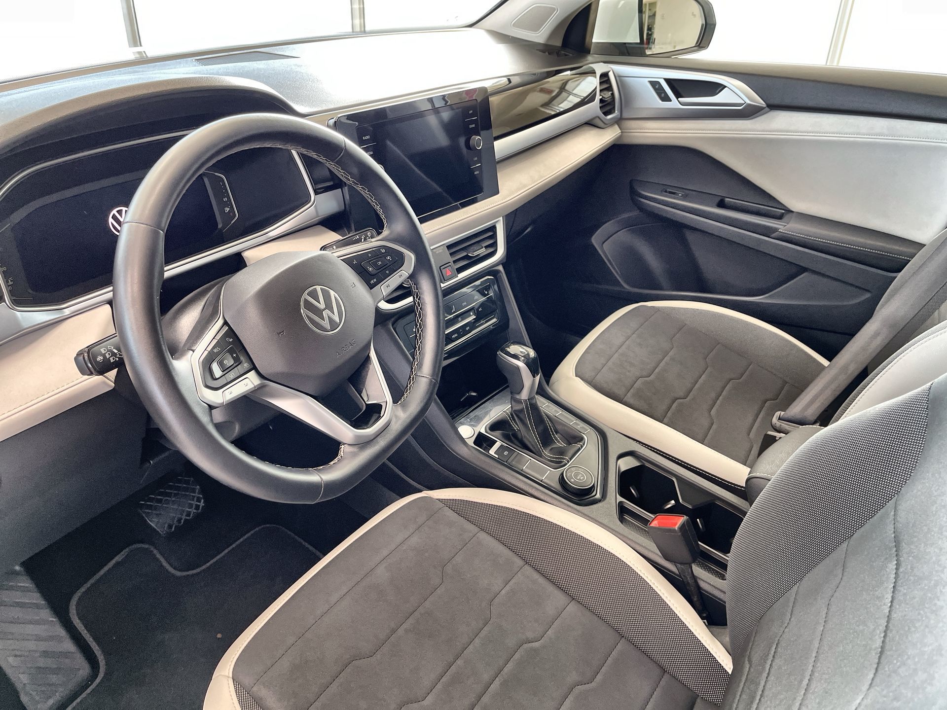 2025 Volkswagen Taos