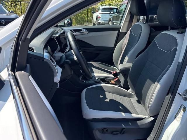 2025 Volkswagen Taos