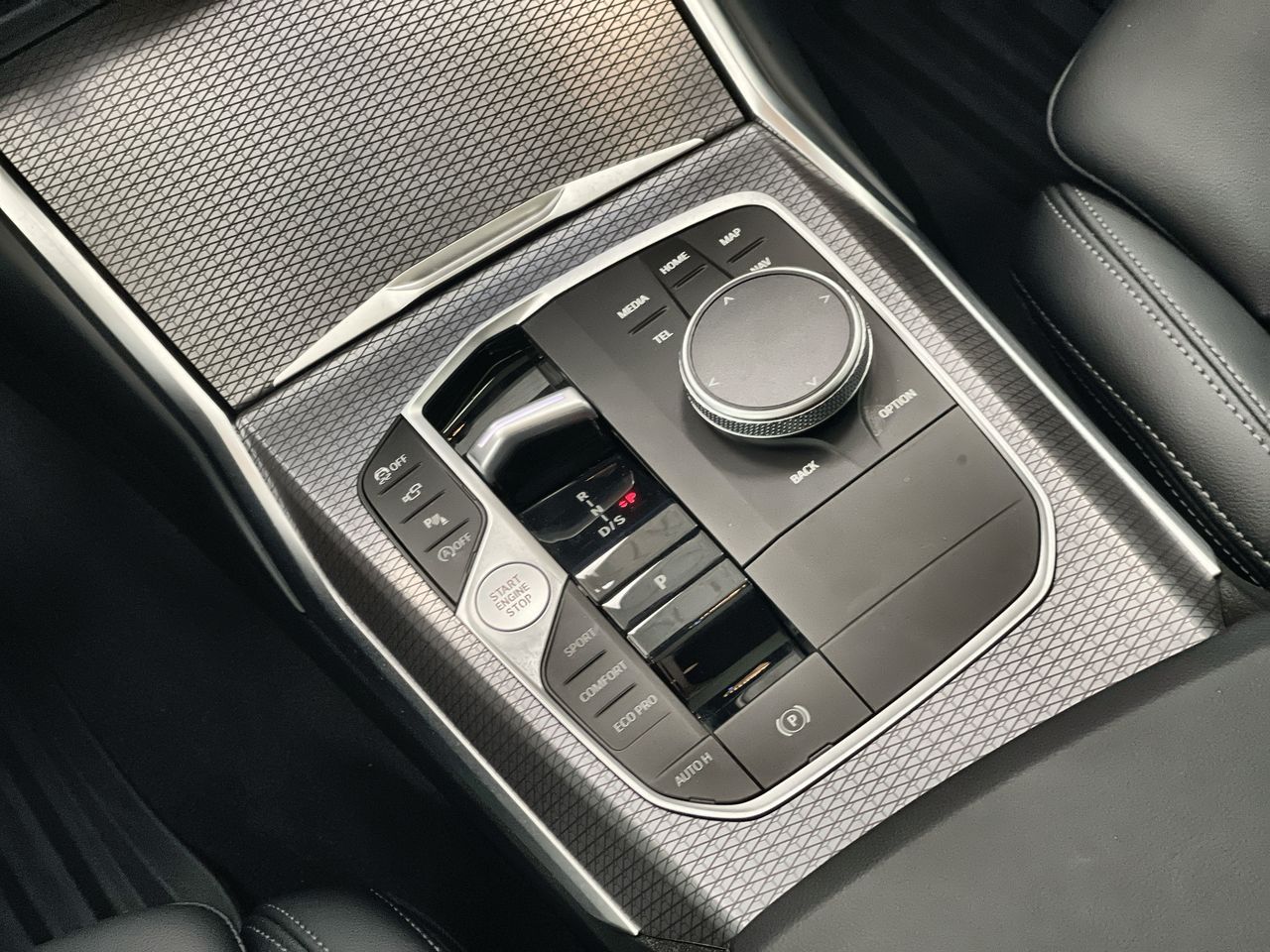 2026 BMW 330i