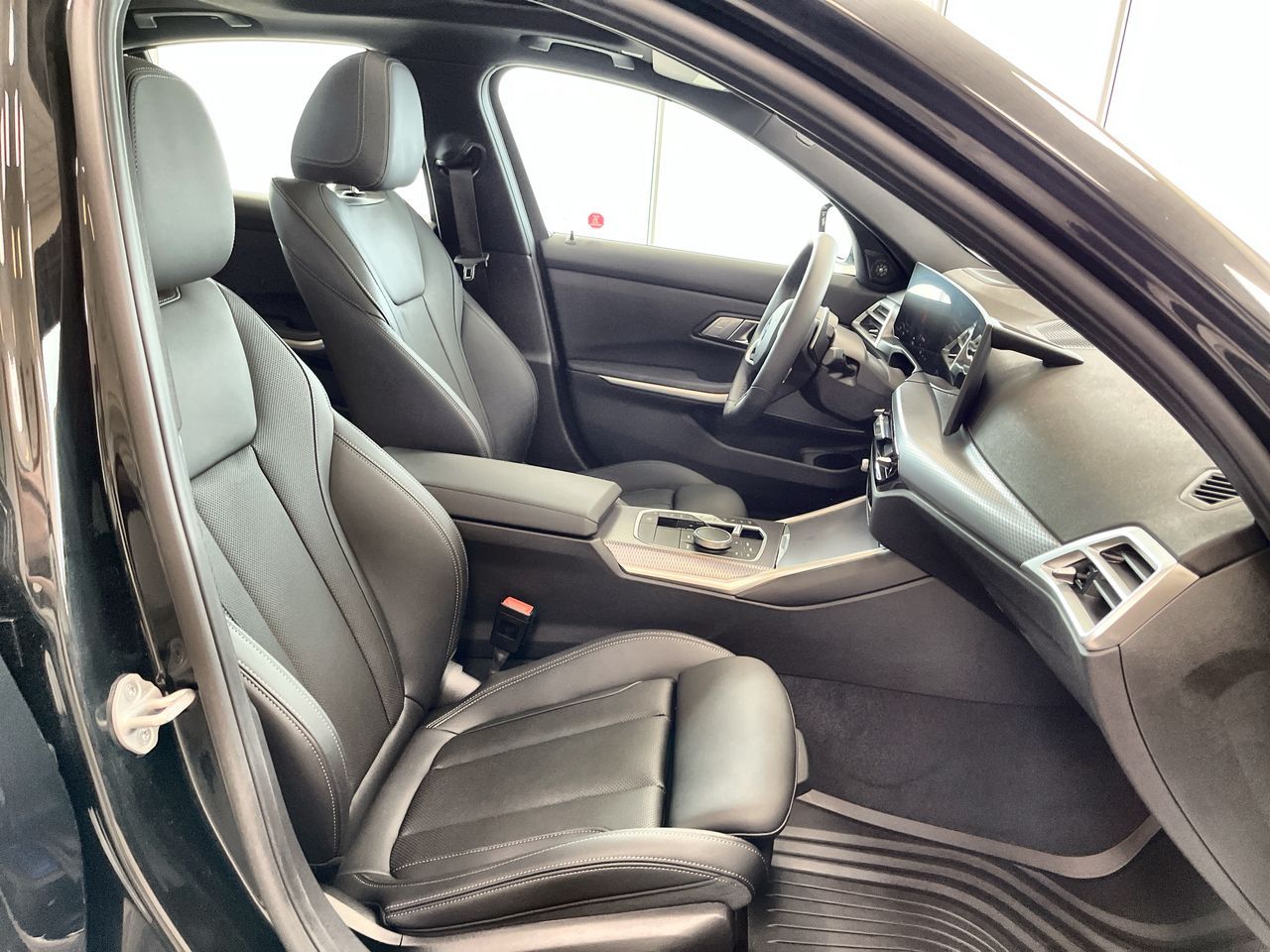 2026 BMW 330i