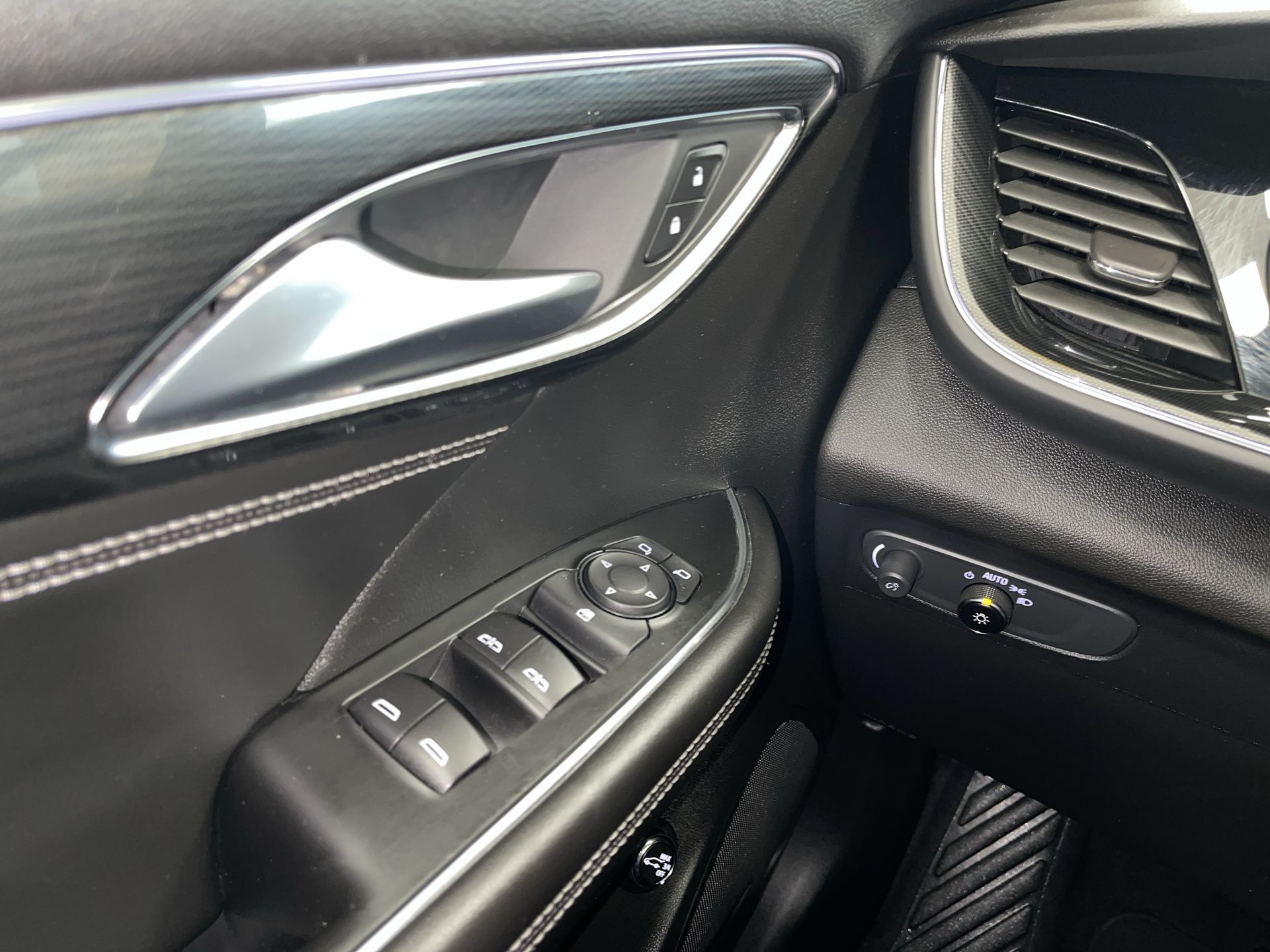 2022 Buick Envision