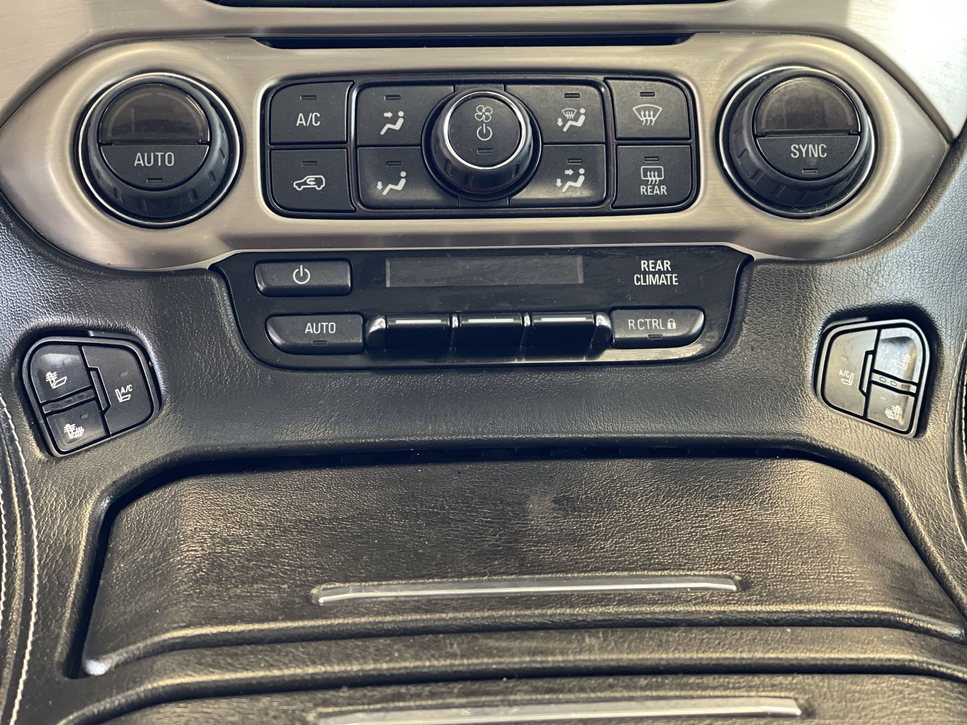 GMC Yukon  2015 à Regina, Saskatchewan