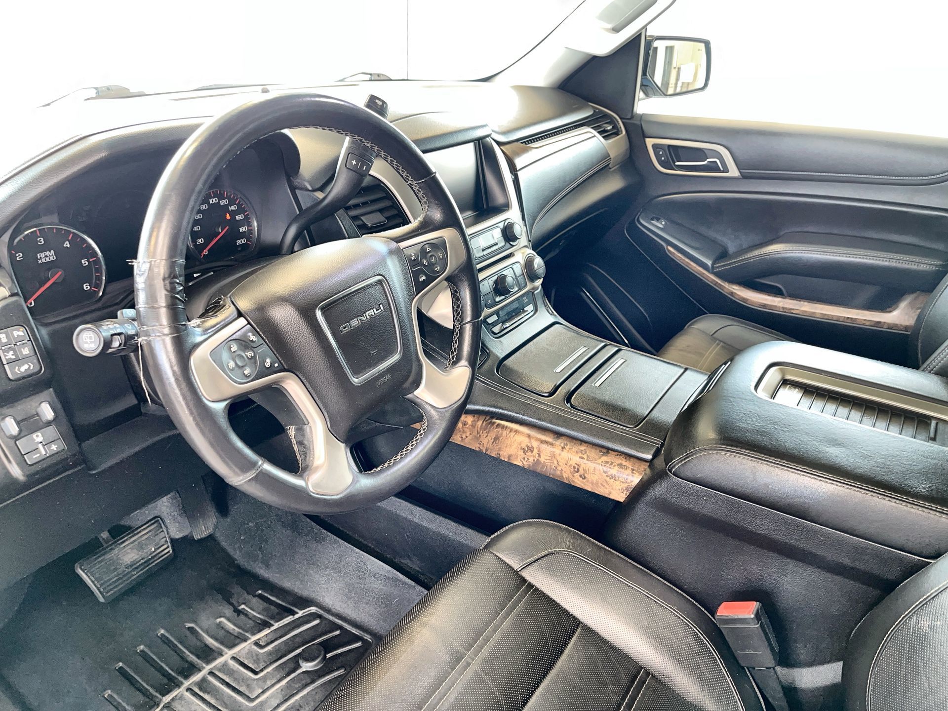 GMC Yukon  2015 à Regina, Saskatchewan