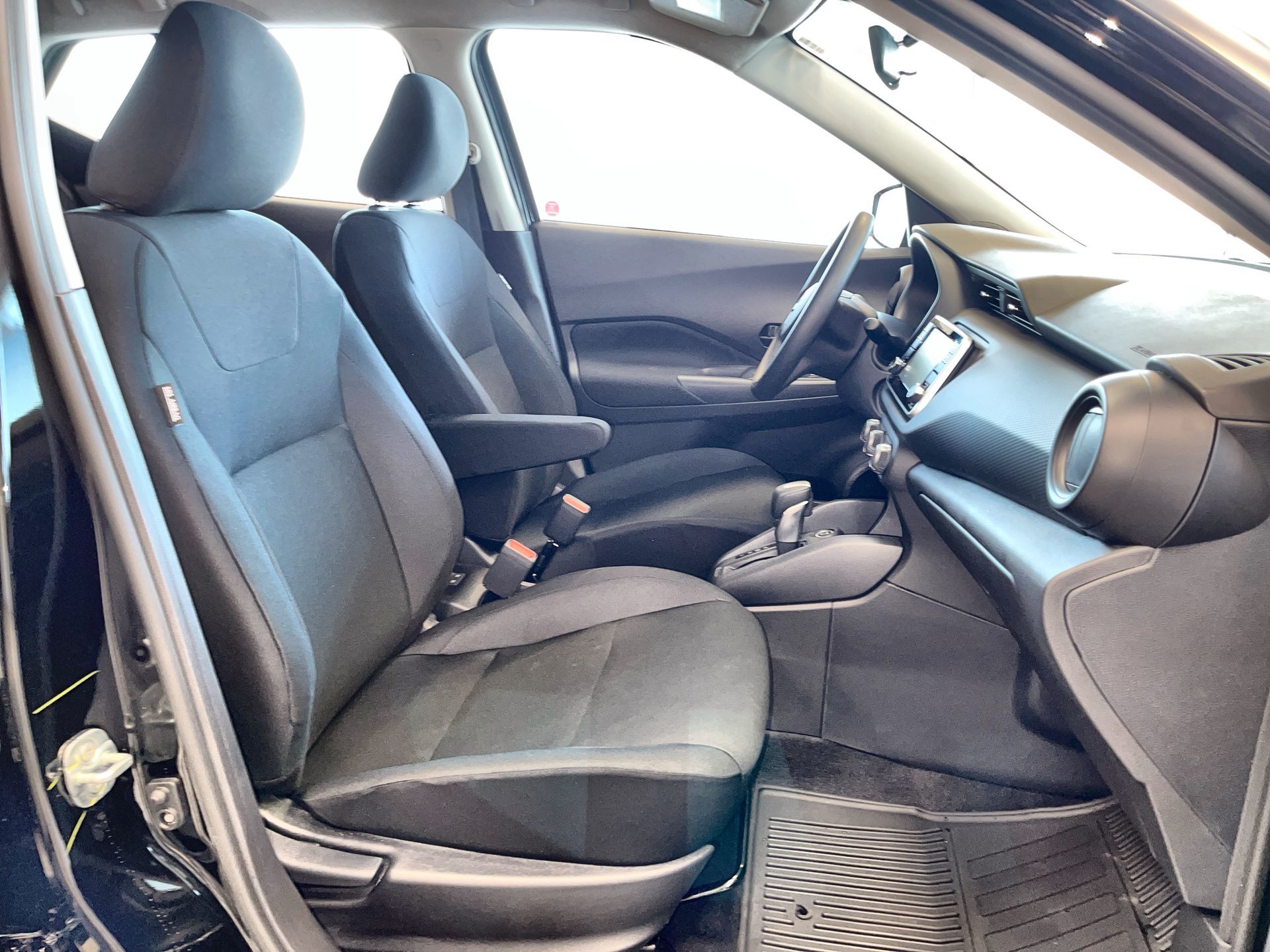 2025 Nissan Kicks Play