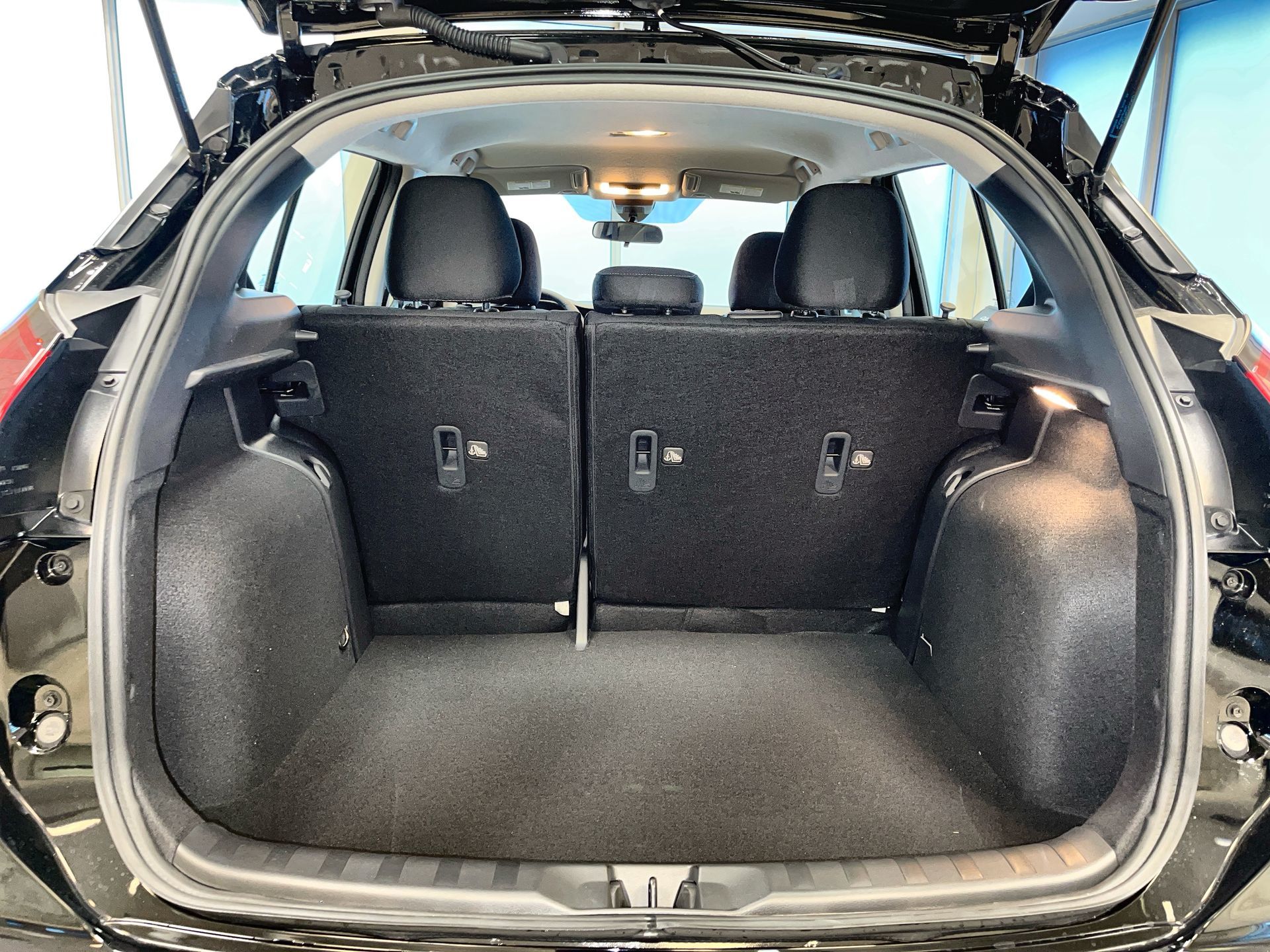 2025 Nissan Kicks Play