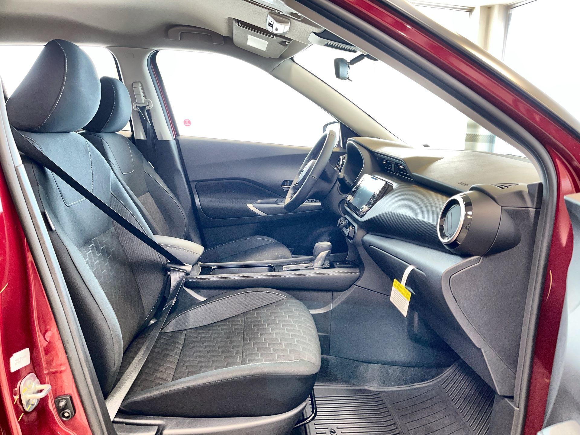 2025 Nissan Kicks Play