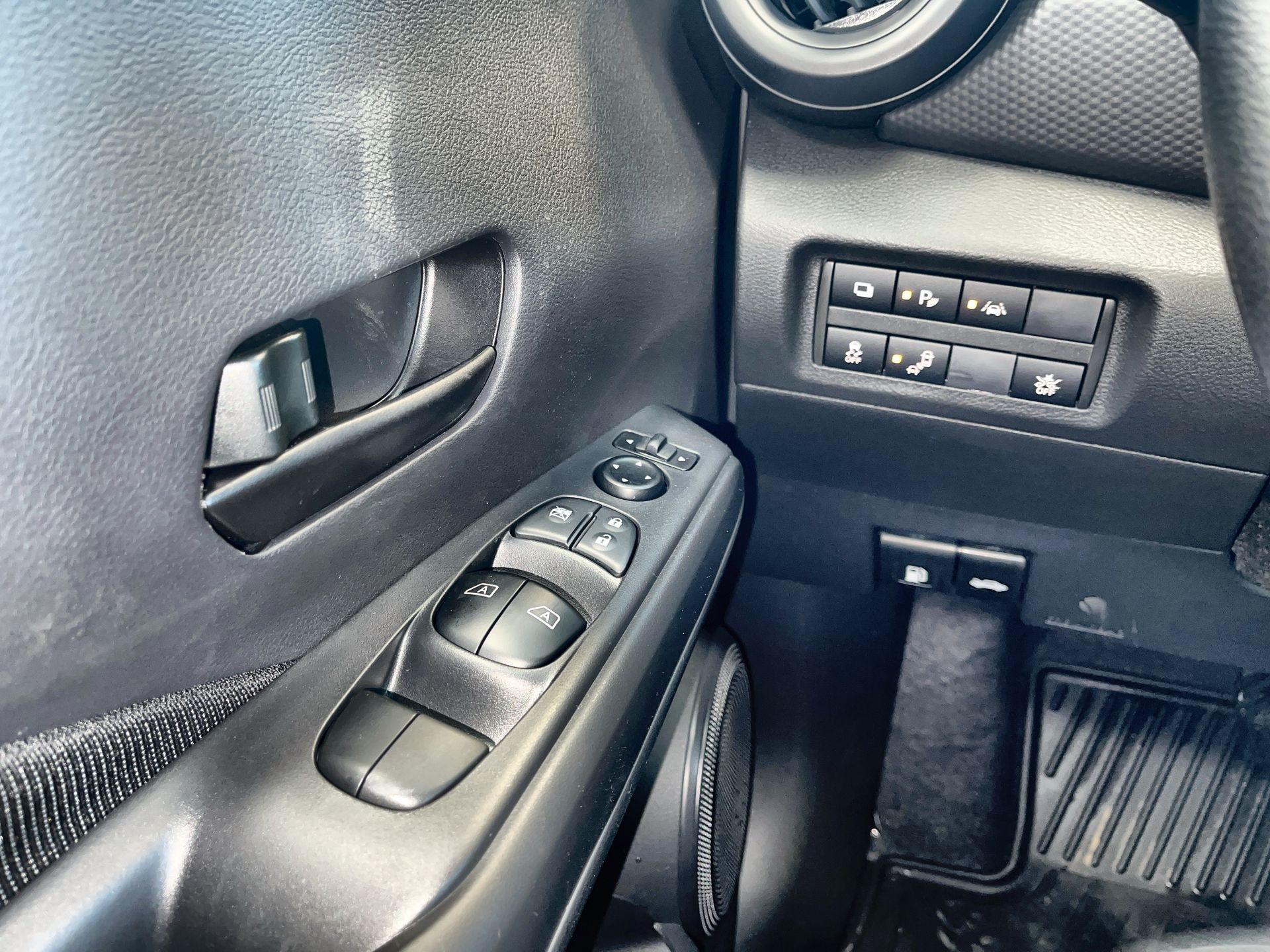 2025 Nissan Kicks Play