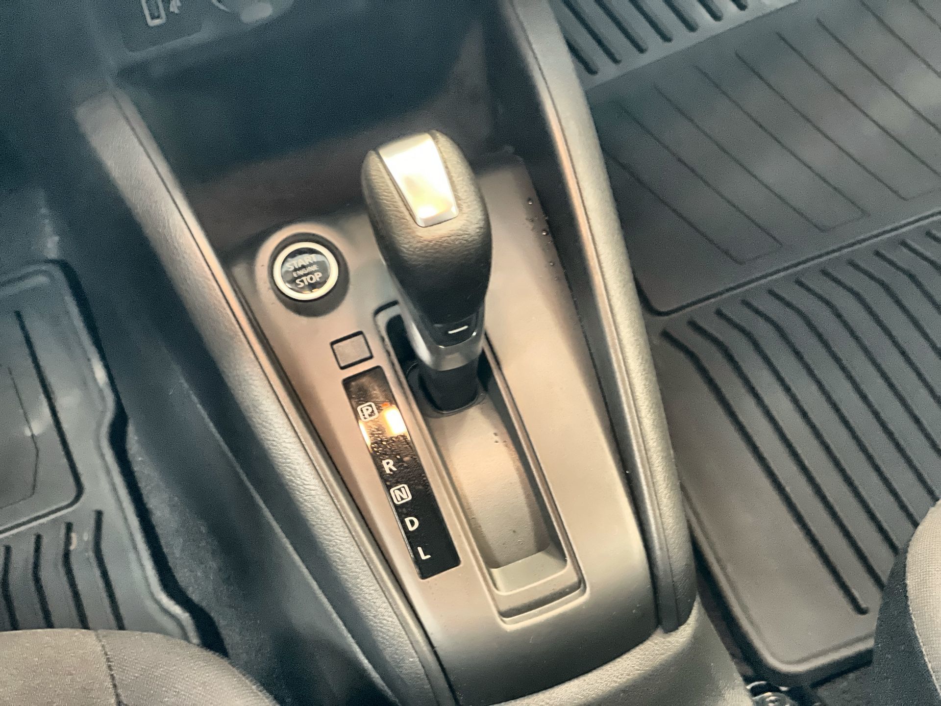 2025 Nissan Kicks Play