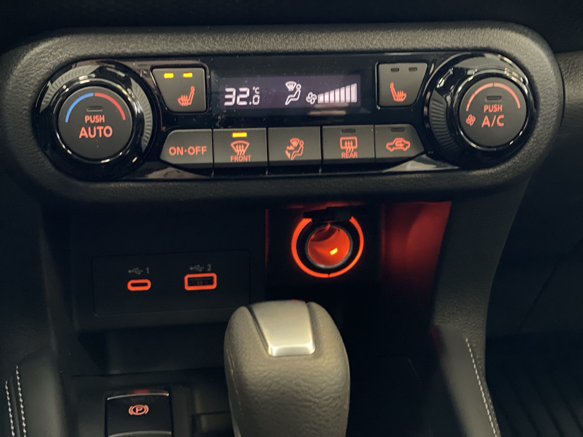 2025 Nissan Kicks Play