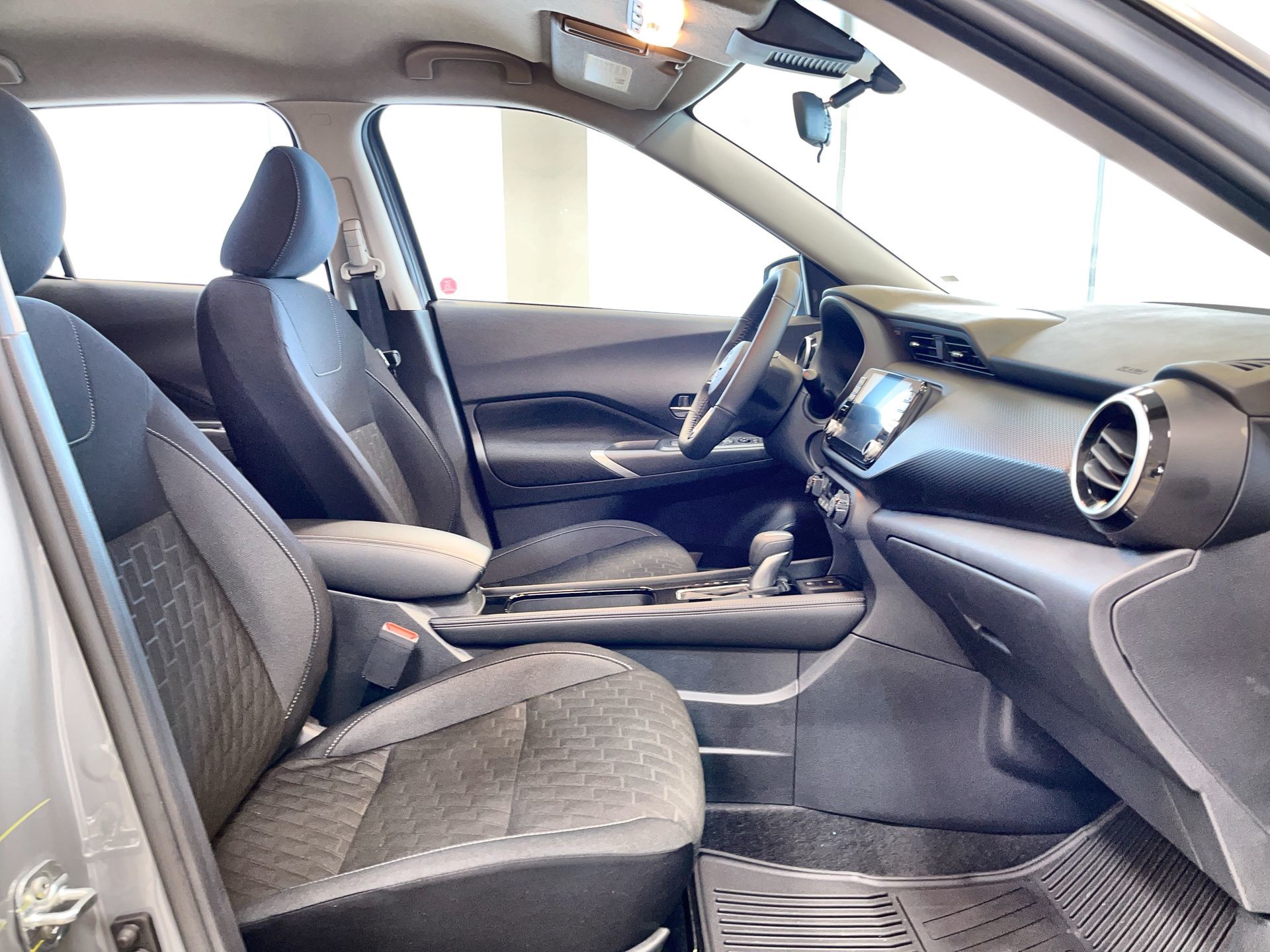 2025 Nissan Kicks Play