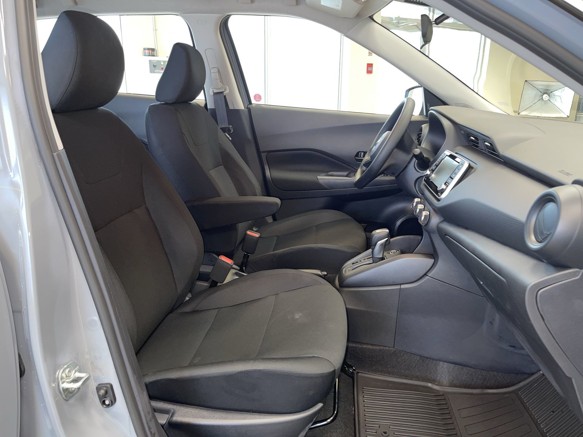 2025 Nissan Kicks Play