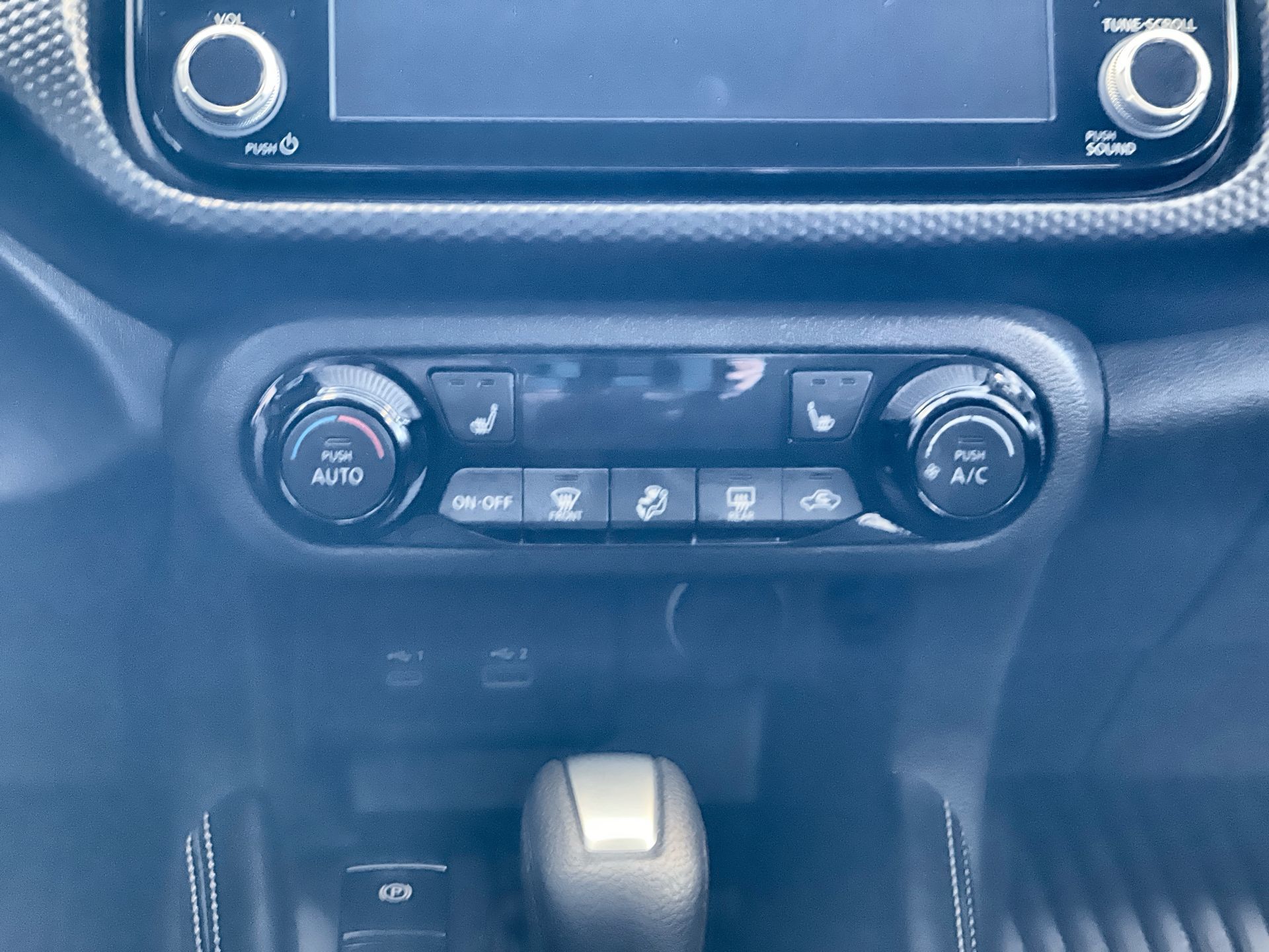 2025 Nissan Kicks Play