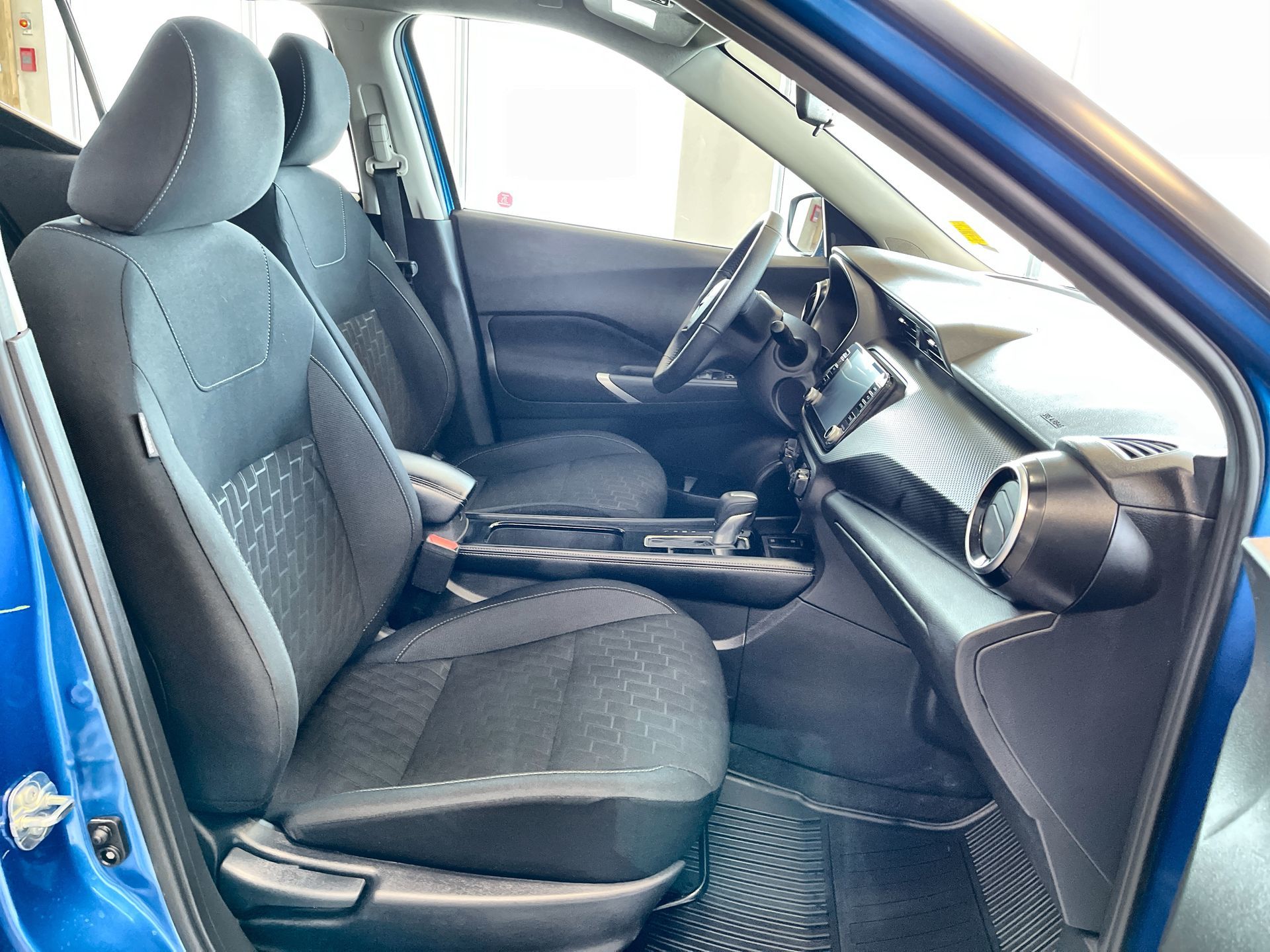 2025 Nissan Kicks Play