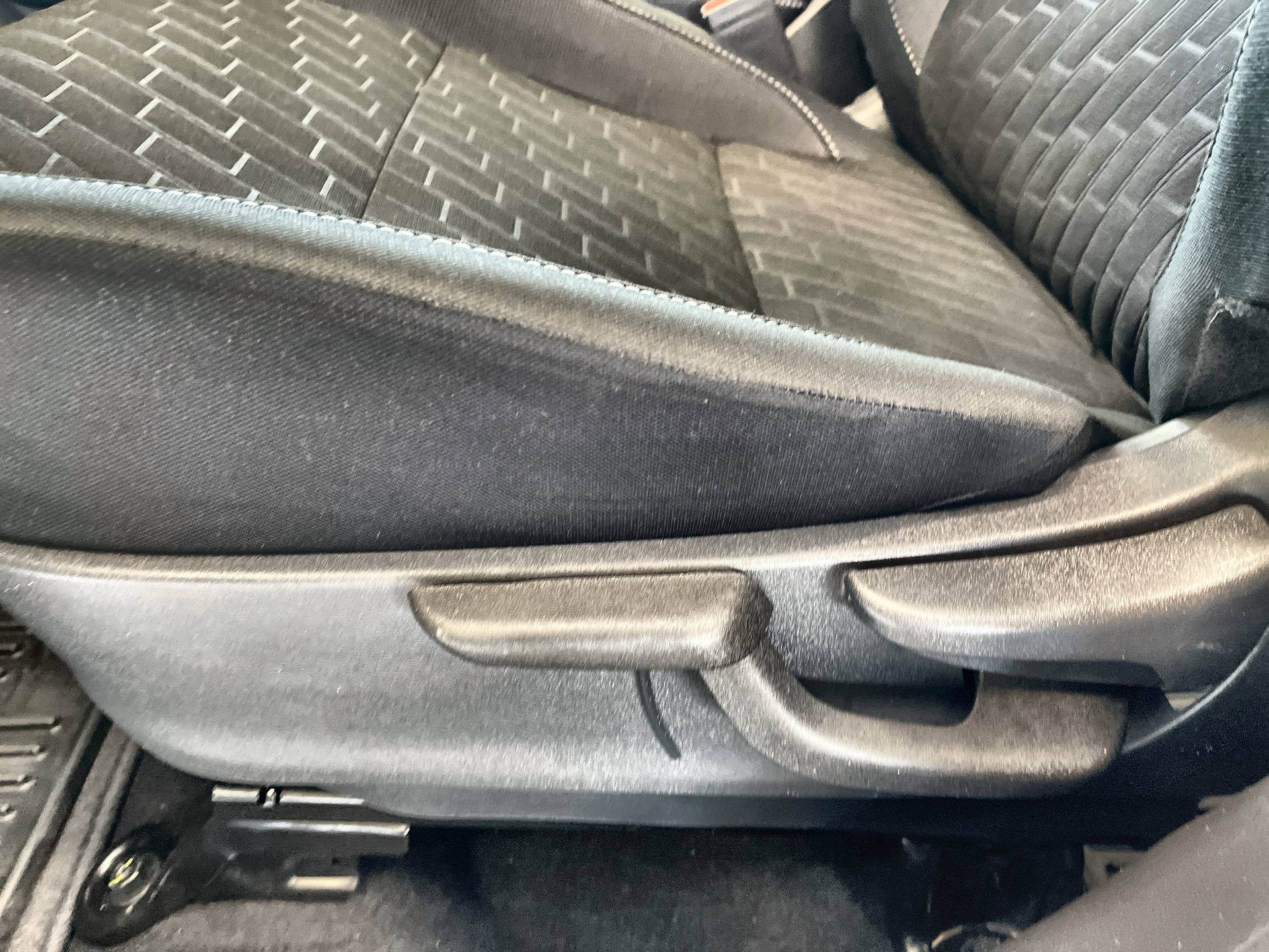 2025 Nissan Kicks Play