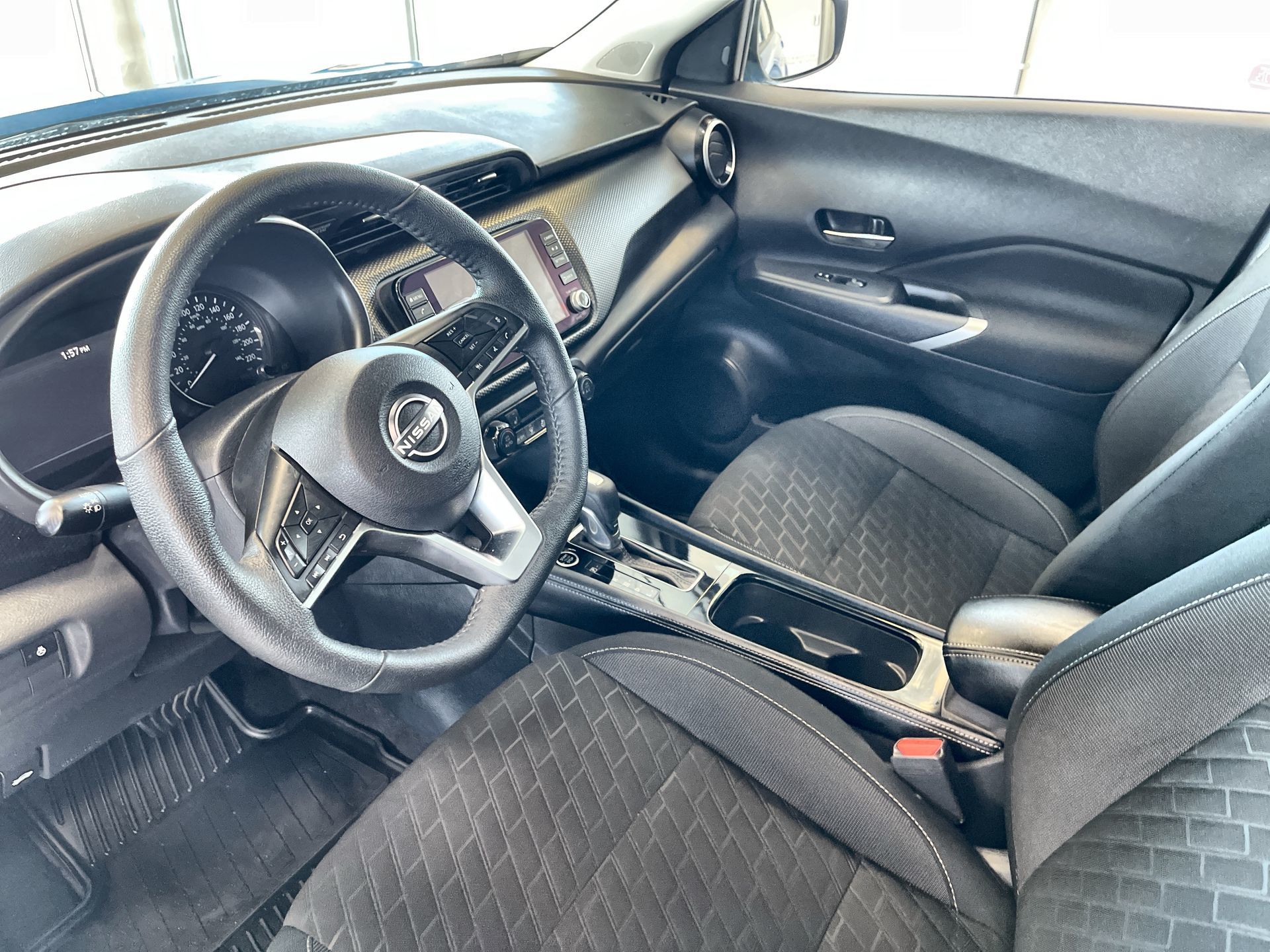 2025 Nissan Kicks Play