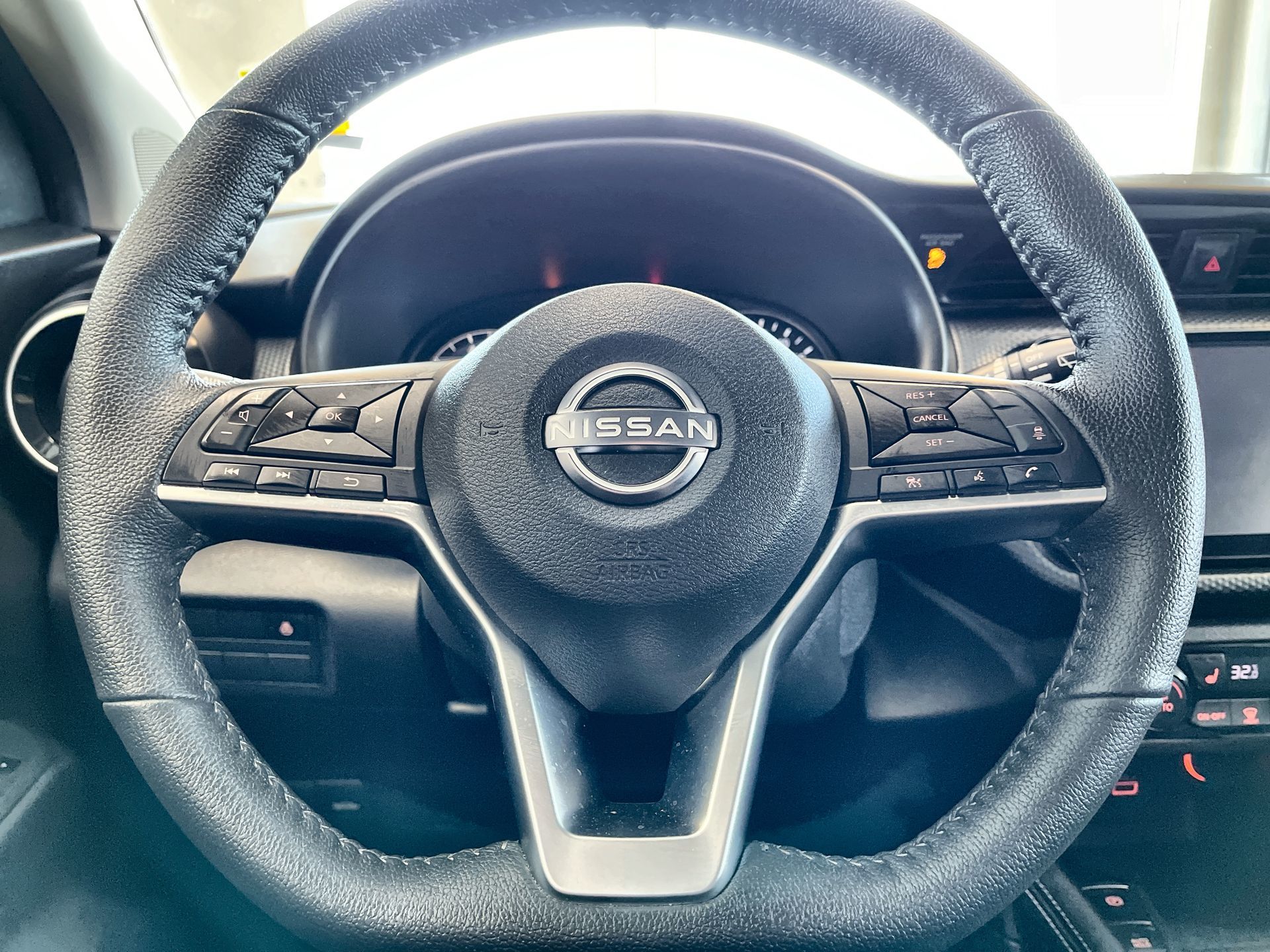 2025 Nissan Kicks Play