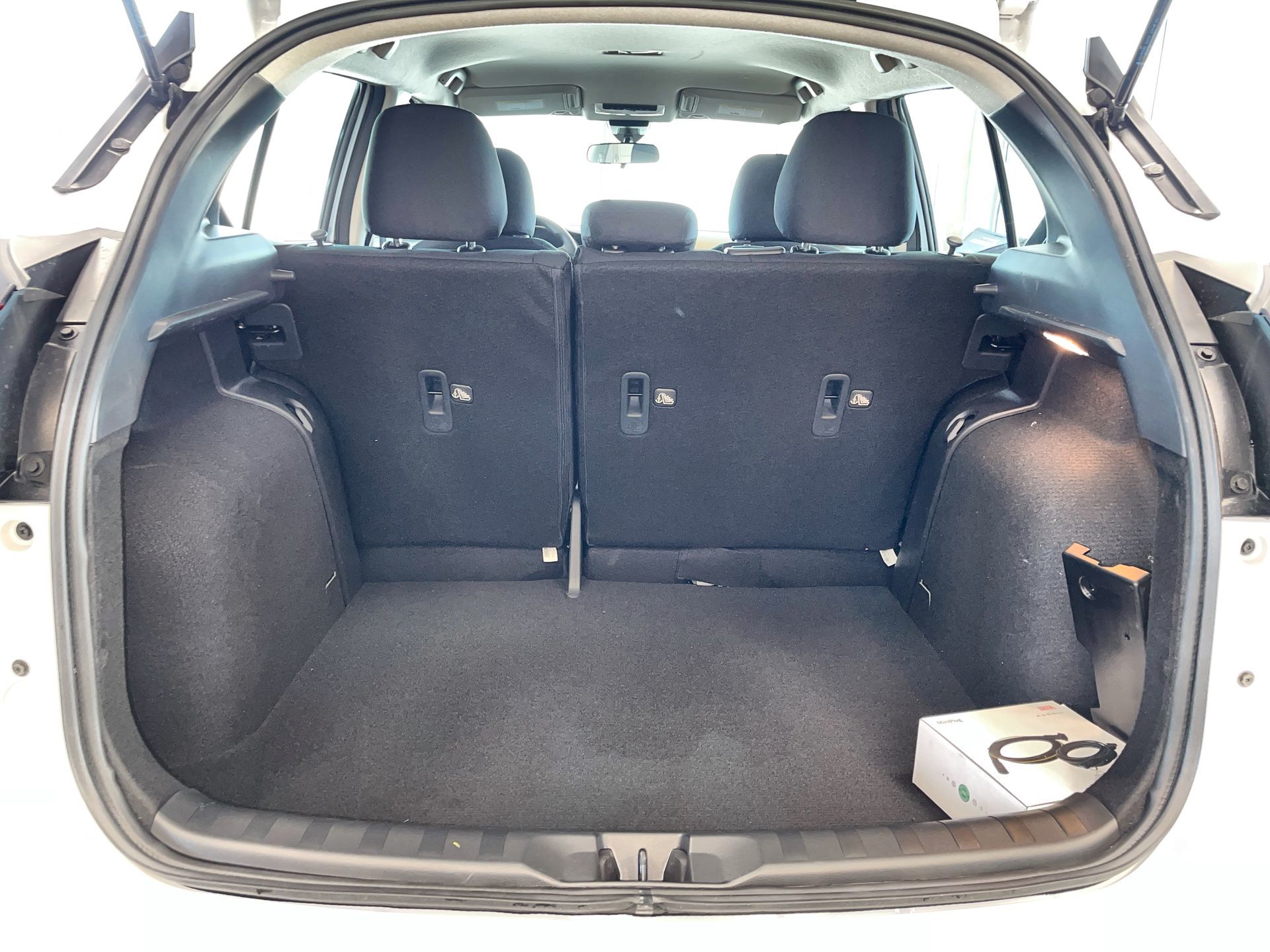 2025 Nissan Kicks Play
