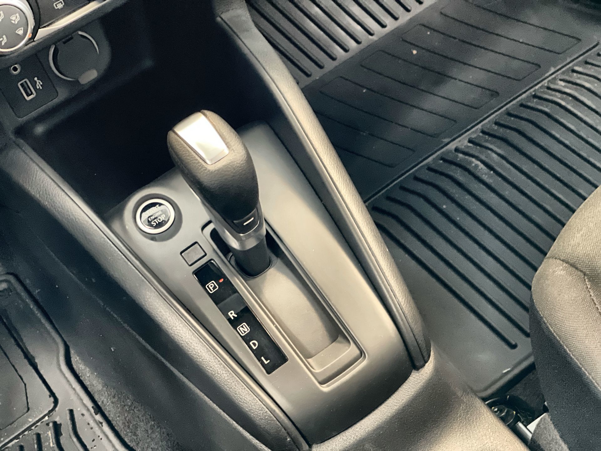 2025 Nissan Kicks Play