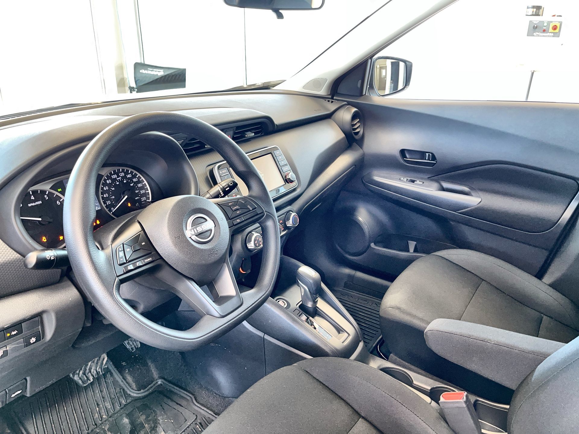 2025 Nissan Kicks Play