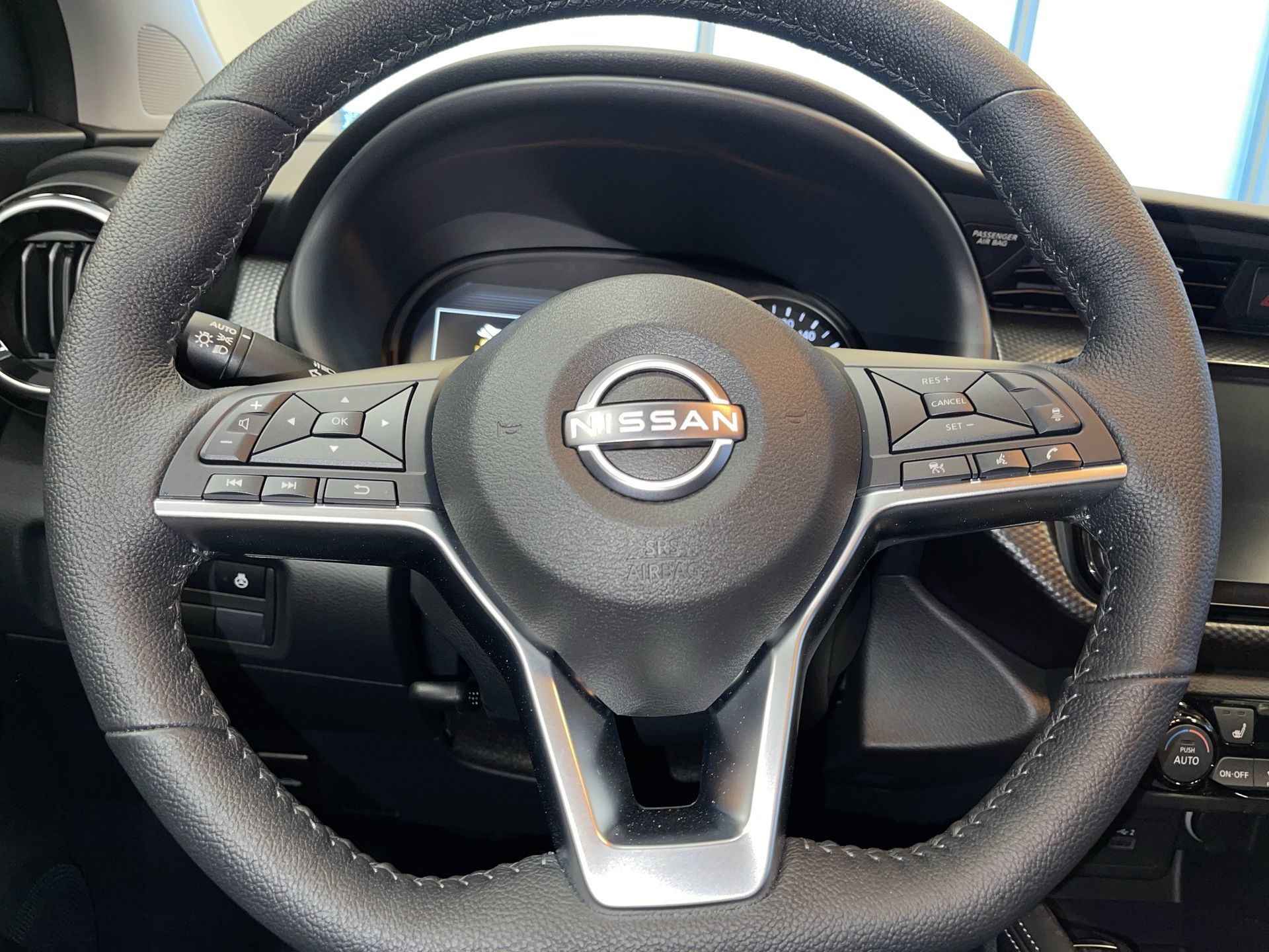 2025 Nissan Kicks Play