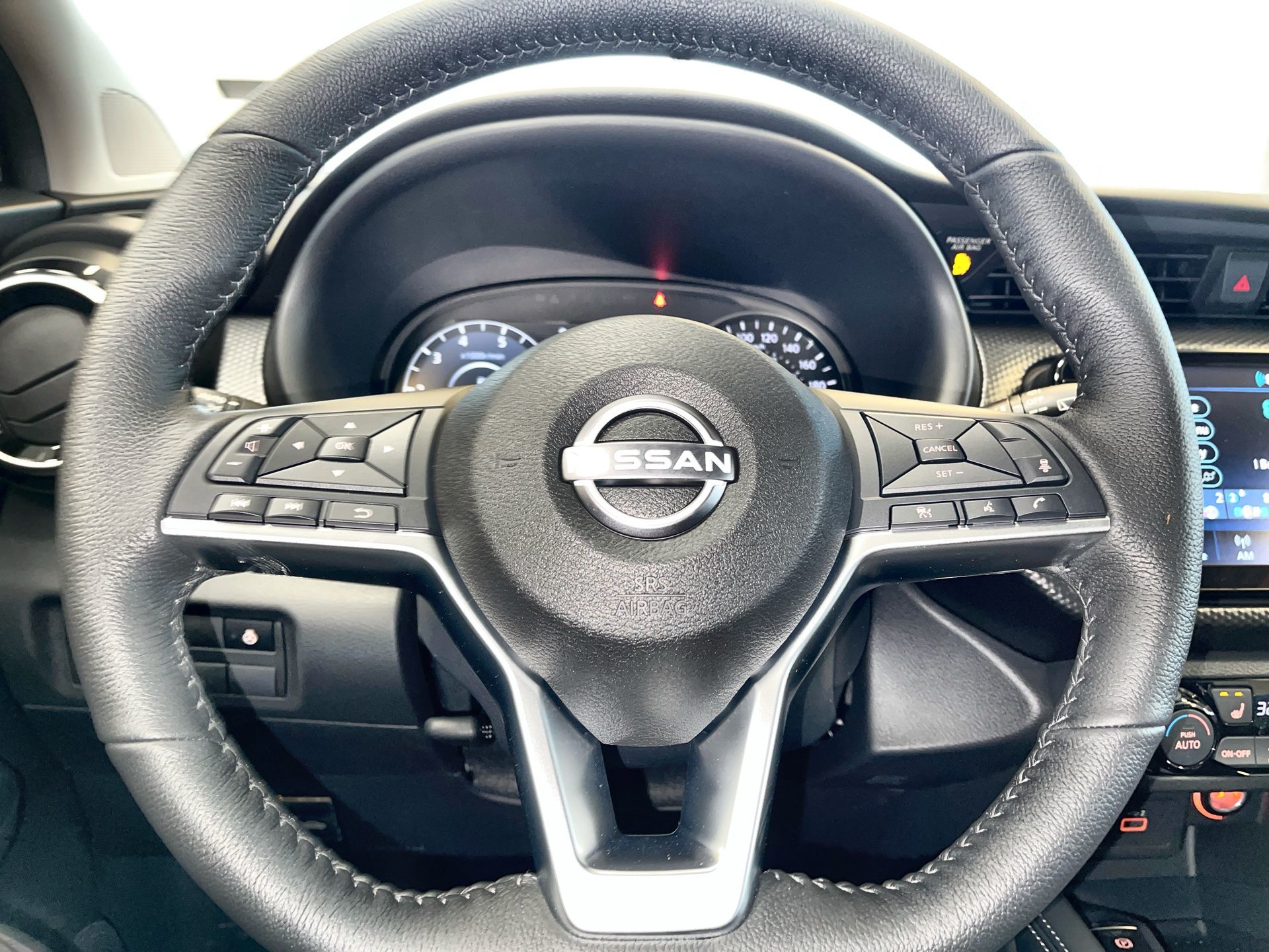 2025 Nissan Kicks Play
