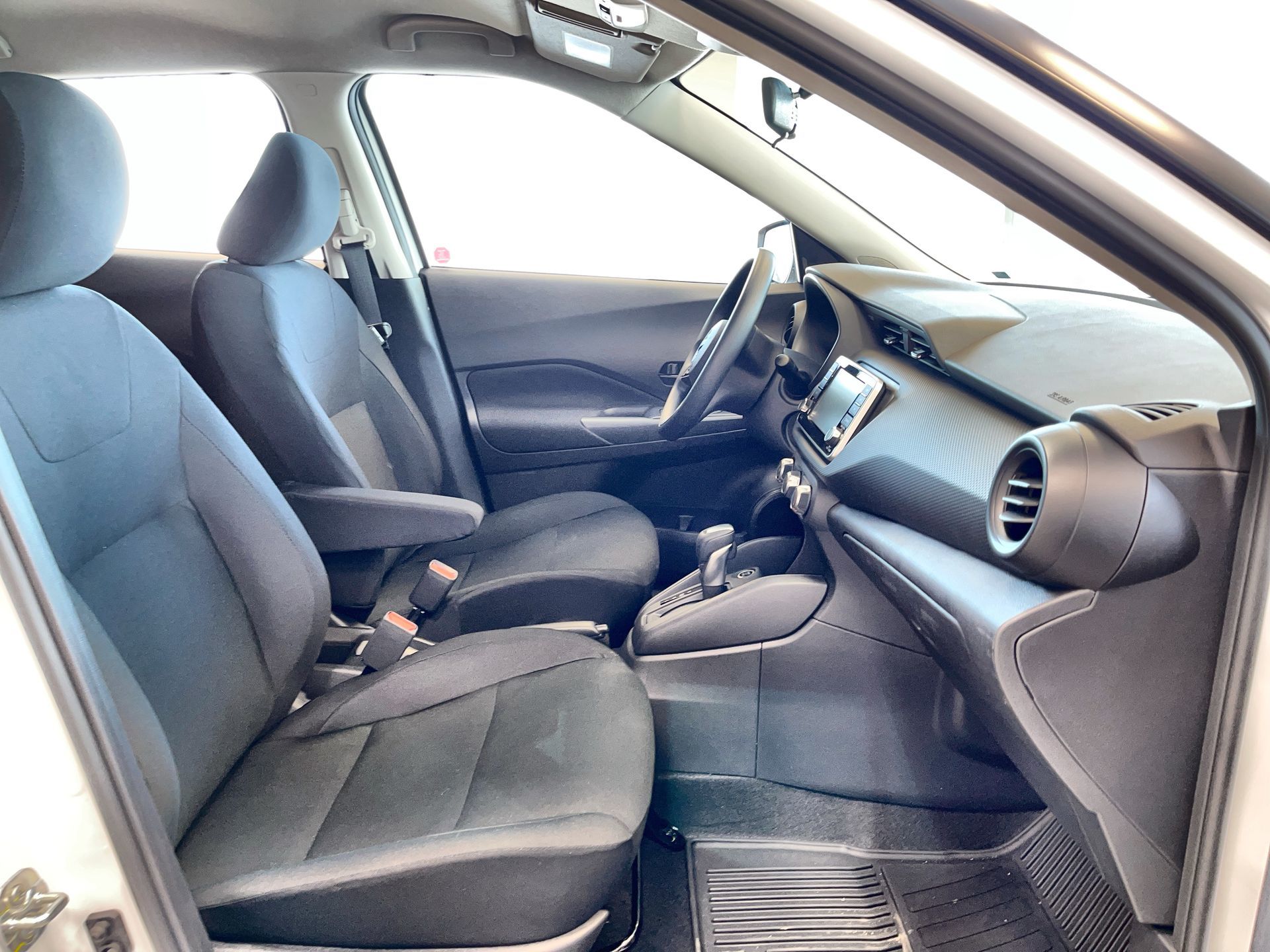 2025 Nissan Kicks Play