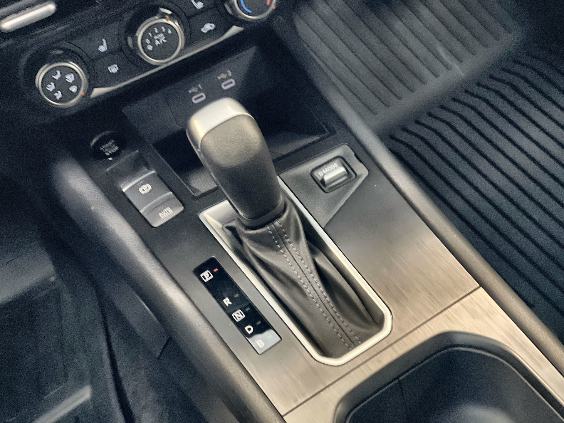 2025 Nissan Kicks in Regina, Saskatchewan