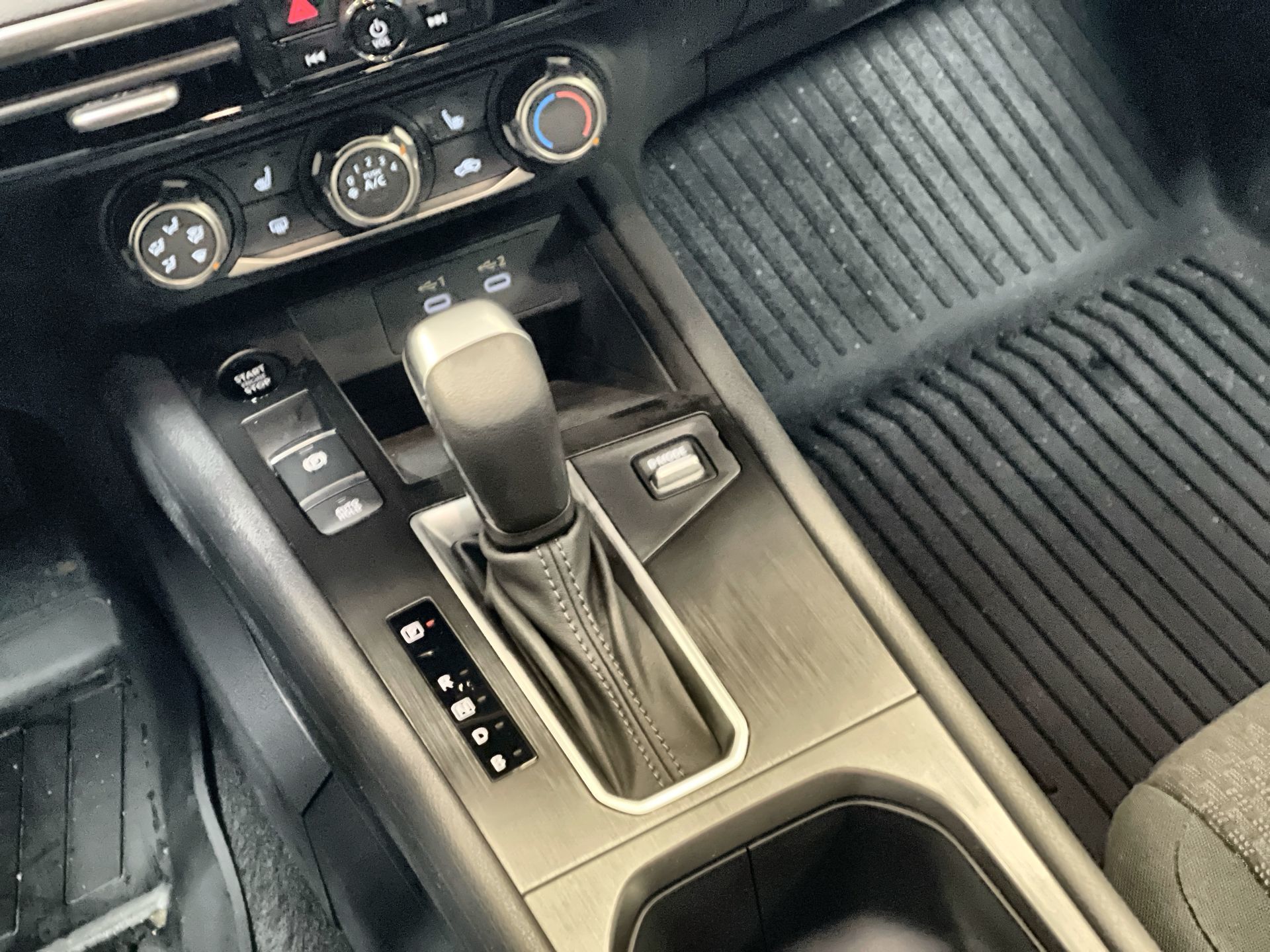 2025 Nissan Kicks in Regina, Saskatchewan
