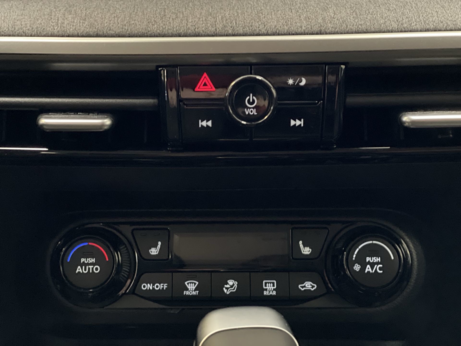 2025 Nissan Kicks in Regina, Saskatchewan