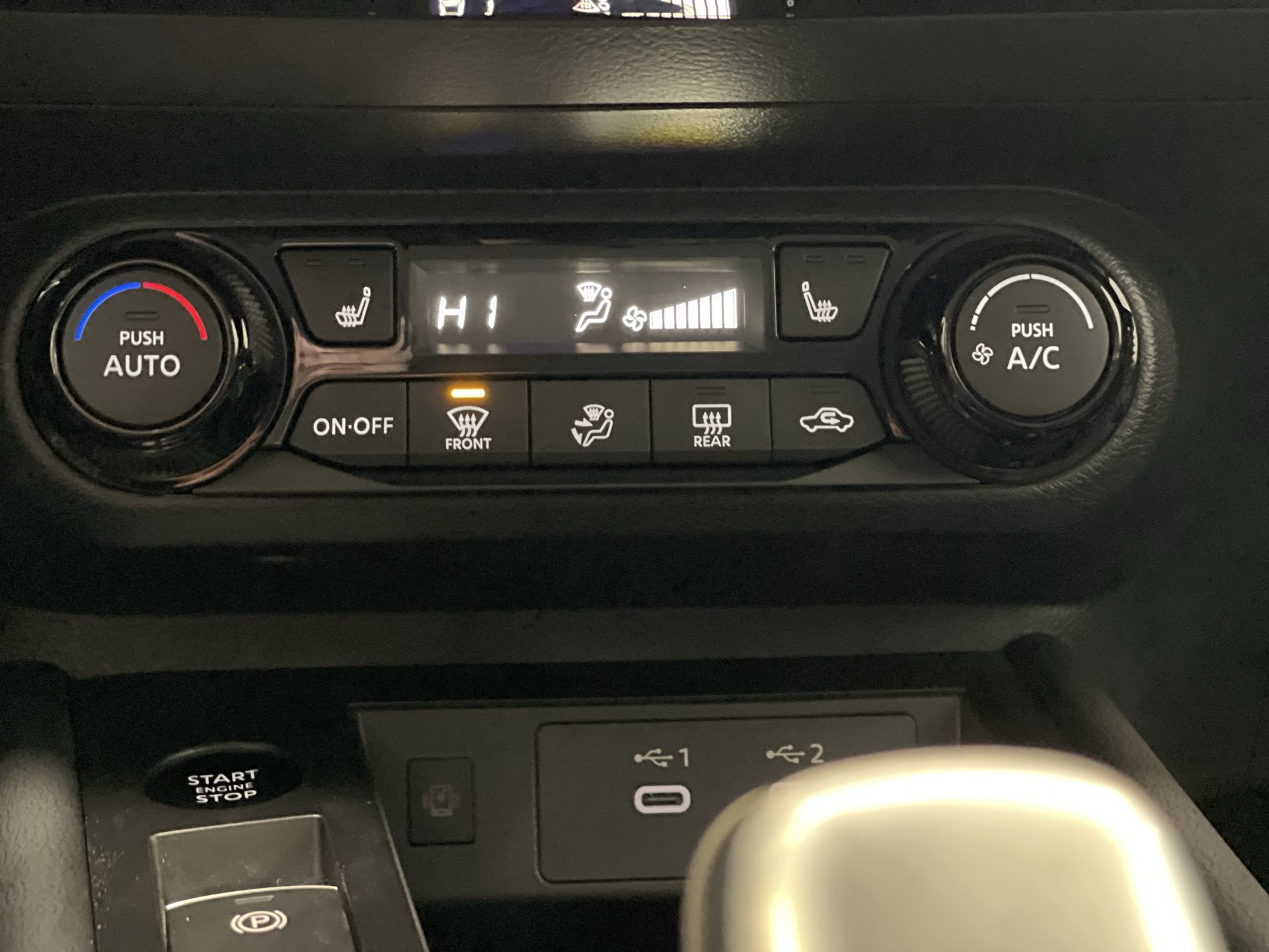 2025 Nissan Kicks in Regina, Saskatchewan