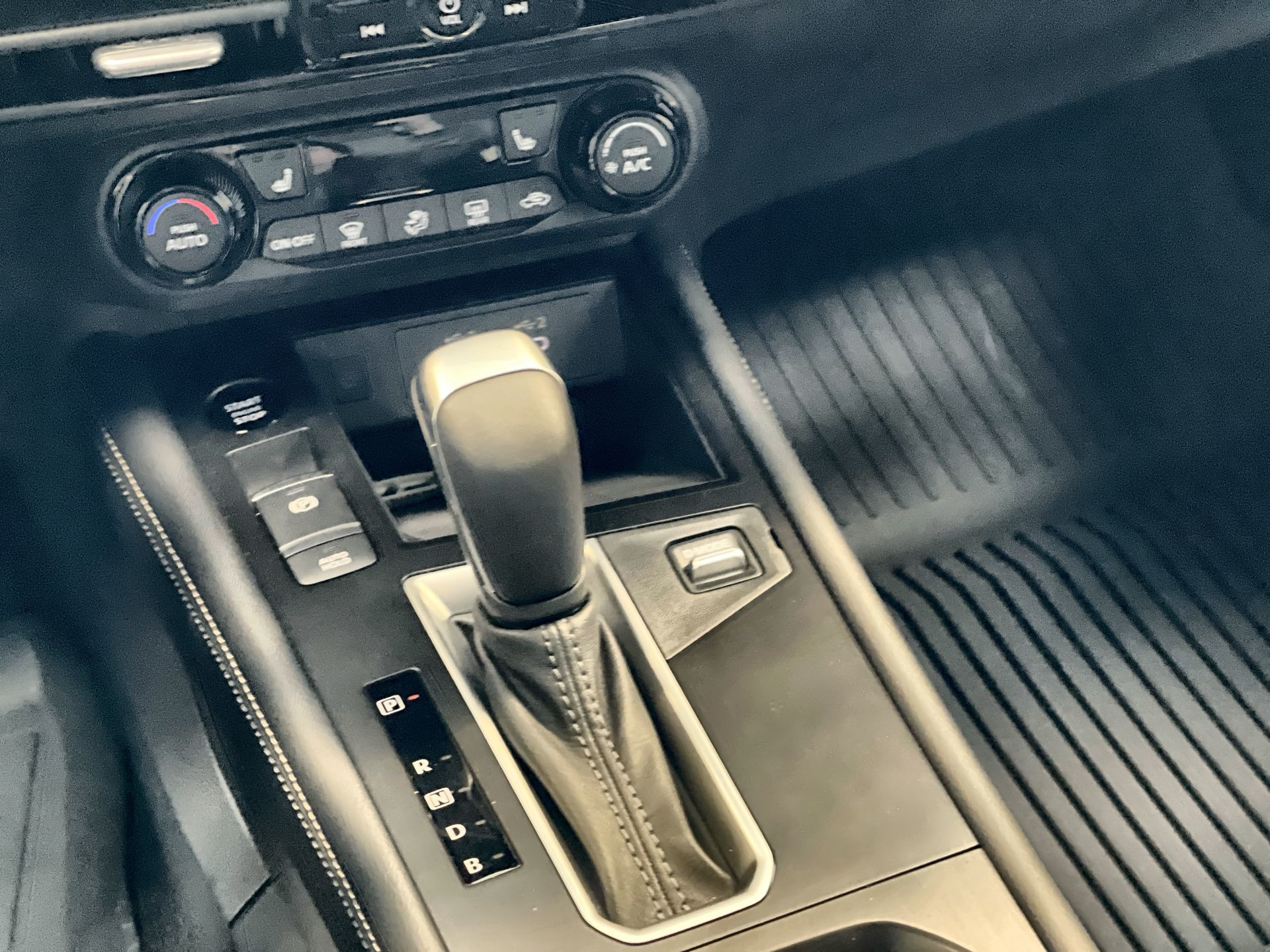 2025 Nissan Kicks in Regina, Saskatchewan